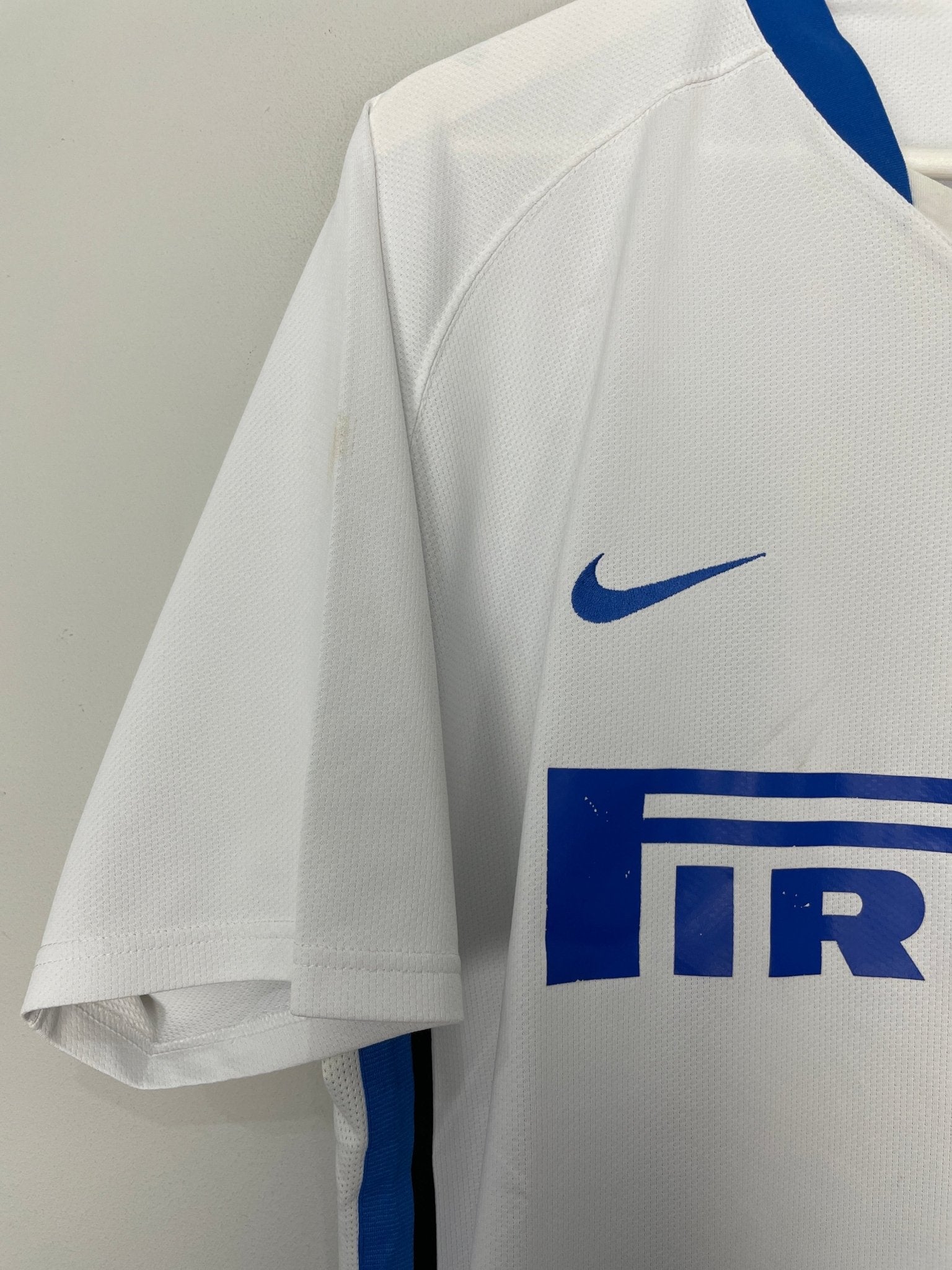 Shop 2006/07 INTER MILAN FIGO #7 AWAY SHIRT (XL) NIKE, classic football shirts, vintage football shirts & retro soccer jerseys at Cult Kits