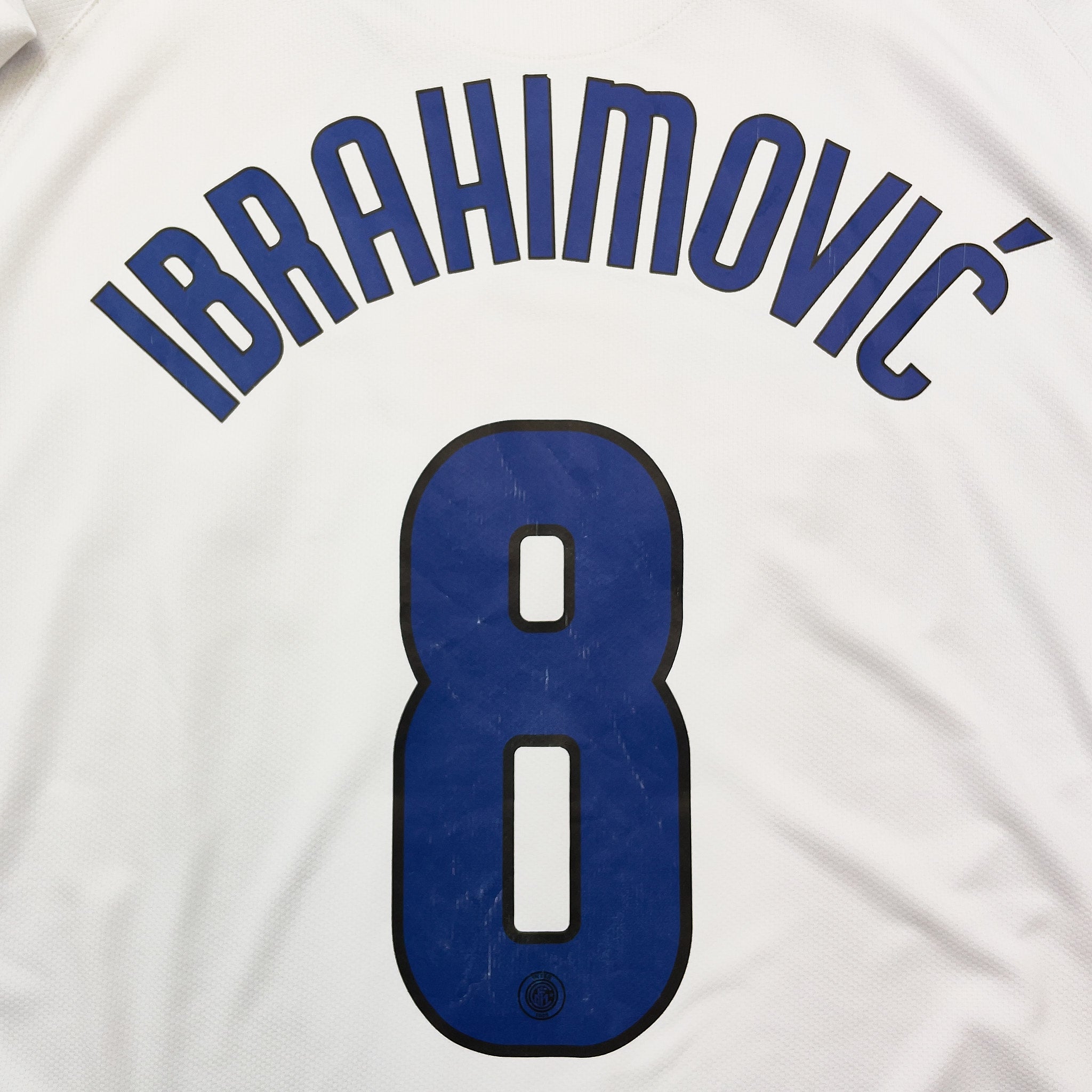 Buy 2006/07 Inter Milan Ibrahimovic 8 Away Shirt (XL) Nike ~ Free worldwide shipping ~ Authentic Vintage Football Shirts from Cult Kits