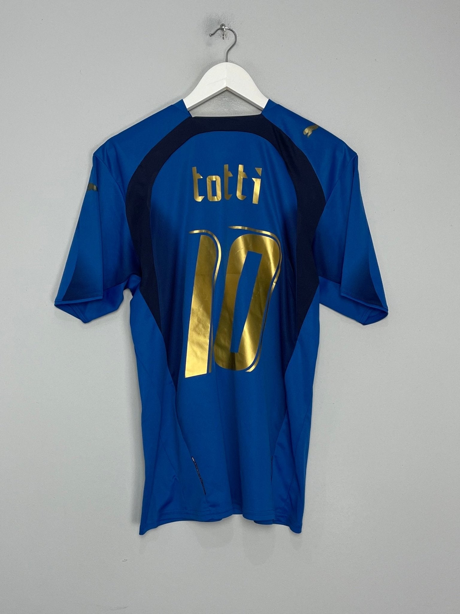 Shop 2006/07 ITALY TOTTI #10 HOME SHIRT (M) PUMA, classic football shirts, vintage football shirts & retro soccer jerseys at Cult Kits
