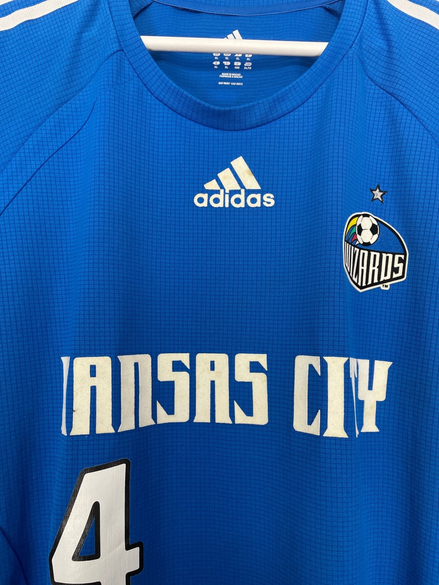 Shop 2006/07 KANSAS CITY WIZARDS THOMAS #4 *MATCH ISSUED + SIGNED* HOME SHIRT (XL) ADIDAS, classic football shirts, vintage football shirts & retro soccer jerseys at Cult Kits