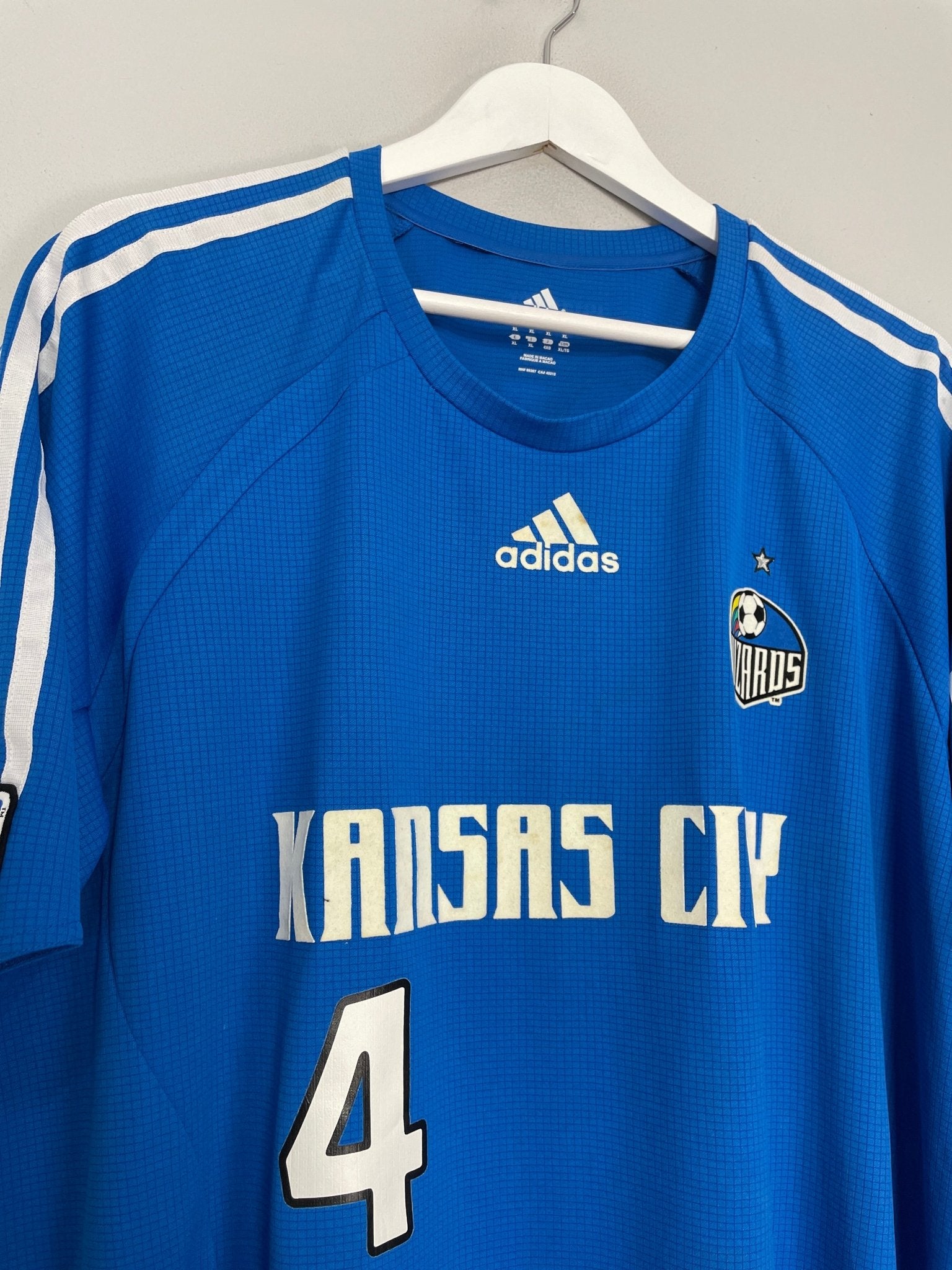 Shop 2006/07 KANSAS CITY WIZARDS THOMAS #4 *MATCH ISSUED + SIGNED* HOME SHIRT (XL) ADIDAS, classic football shirts, vintage football shirts & retro soccer jerseys at Cult Kits