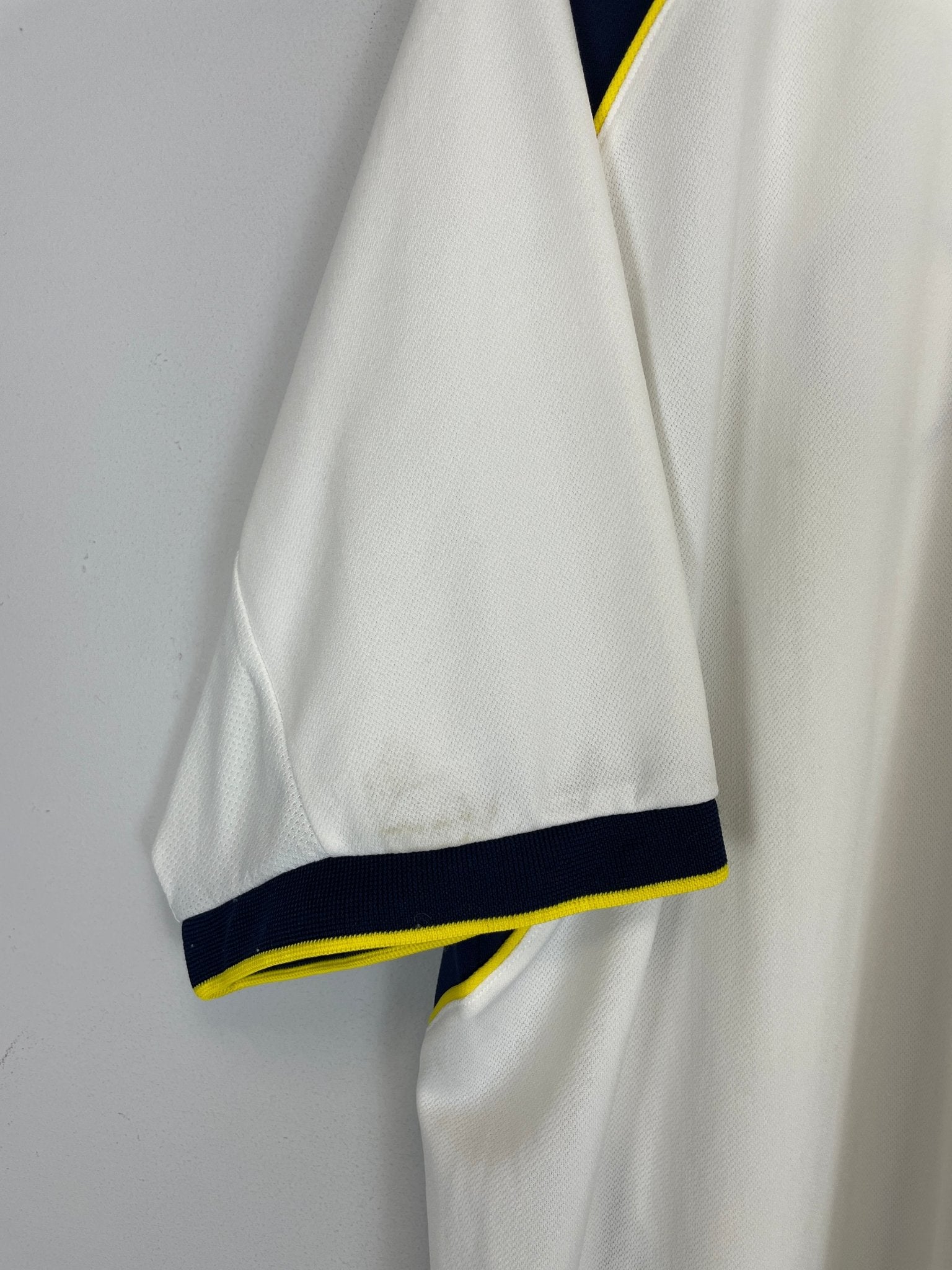 Shop 2006/07 LEEDS UNITED HOME SHIRT (XL) ADMIRAL, classic football shirts, vintage football shirts & retro soccer jerseys at Cult Kits