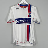 Shop 2006/07 LYON JUNINHO #8 HOME SHIRT (M) UMBRO, classic football shirts, vintage football shirts & retro soccer jerseys at Cult Kits
