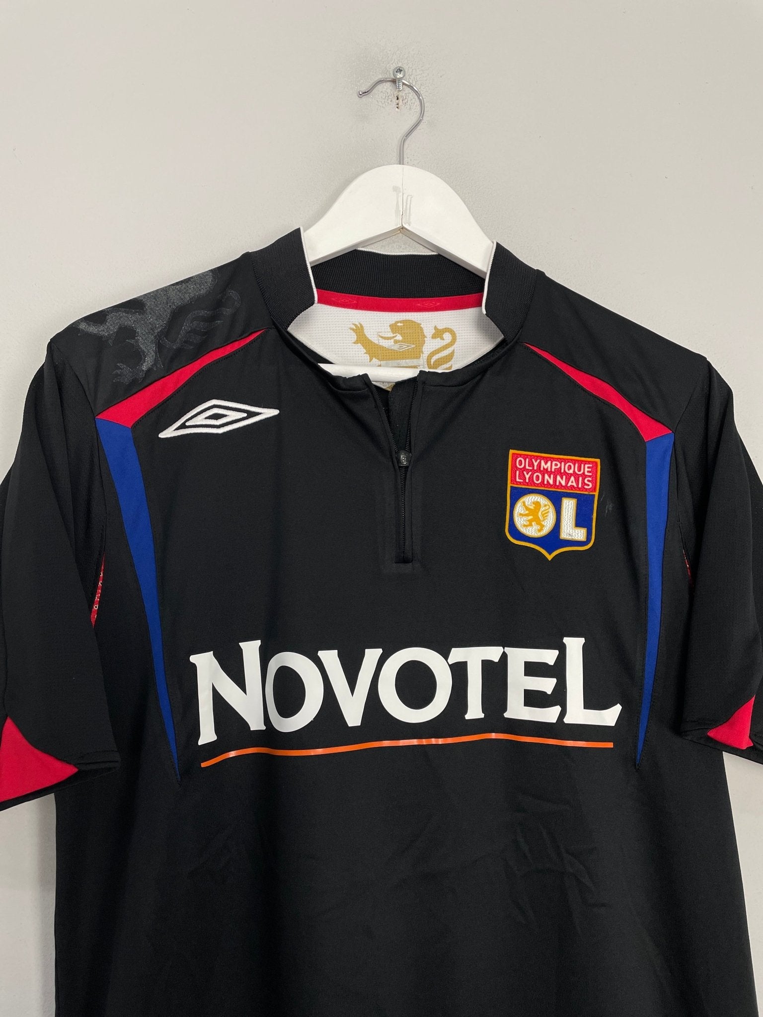 Shop 2006/07 LYON JUNINHO #8 THIRD SHIRT (M) UMBRO, classic football shirts, vintage football shirts & retro soccer jerseys at Cult Kits