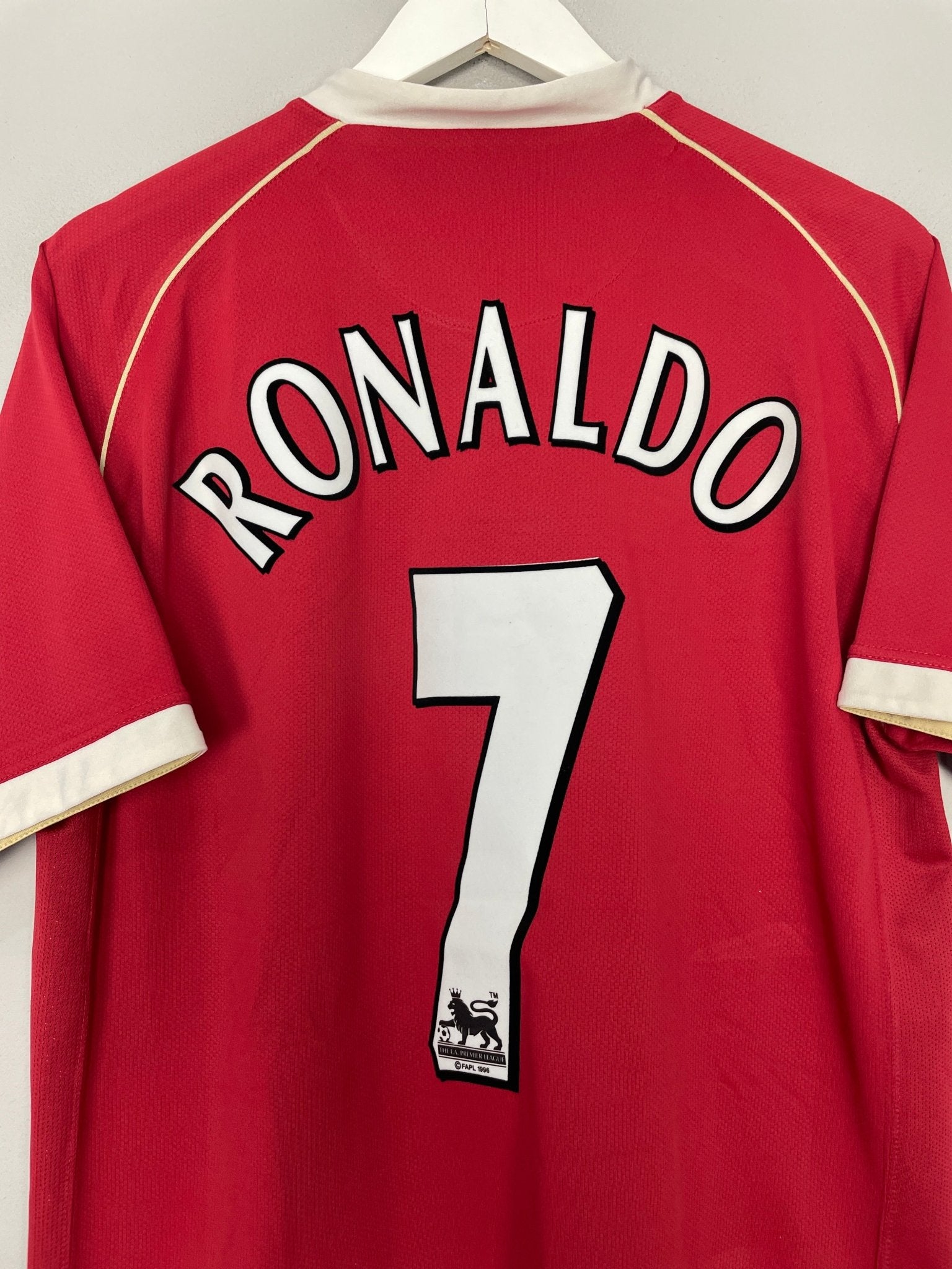 Shop 2006/07 MANCHESTER UNITED RONALDO #7 HOME SHIRT (M) NIKE, classic football shirts, vintage football shirts & retro soccer jerseys at Cult Kits