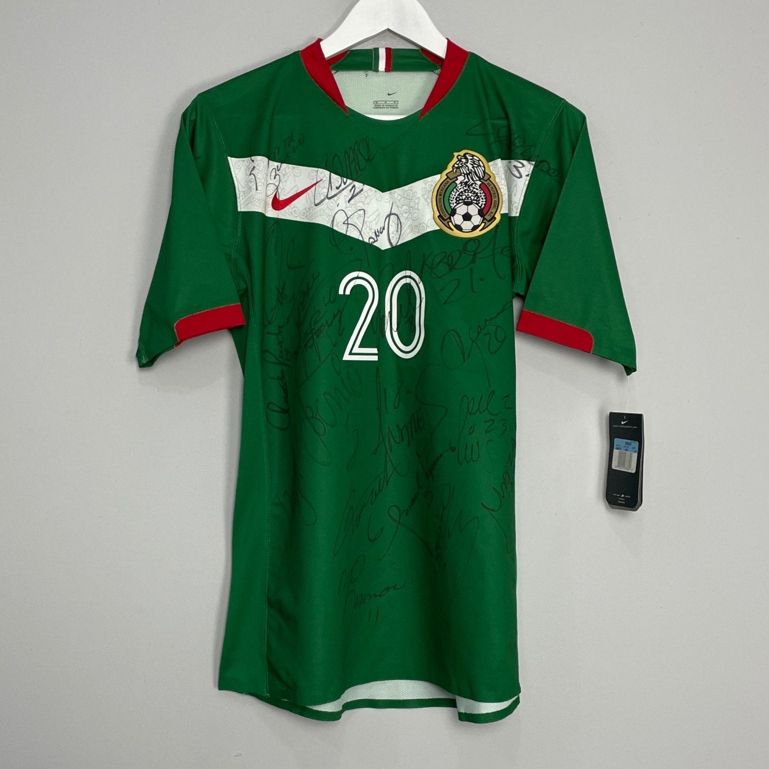 Shop 2006/07 MEXICO #20 *BNWT* SQUAD SIGNED SHIRT (M) NIKE, classic football shirts, vintage football shirts & retro soccer jerseys at Cult Kits
