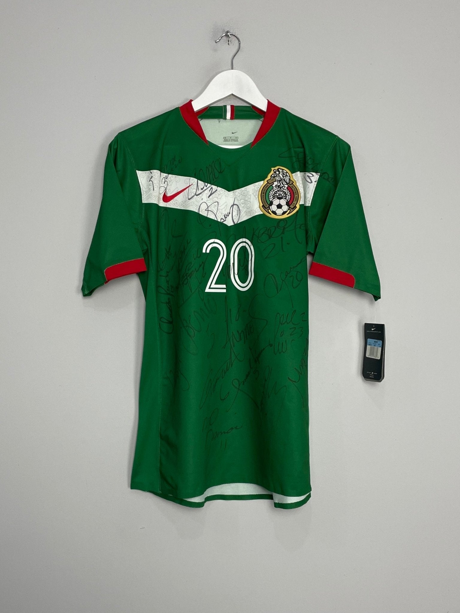 Shop 2006/07 MEXICO #20 *BNWT* SQUAD SIGNED SHIRT (M) NIKE, classic football shirts, vintage football shirts & retro soccer jerseys at Cult Kits