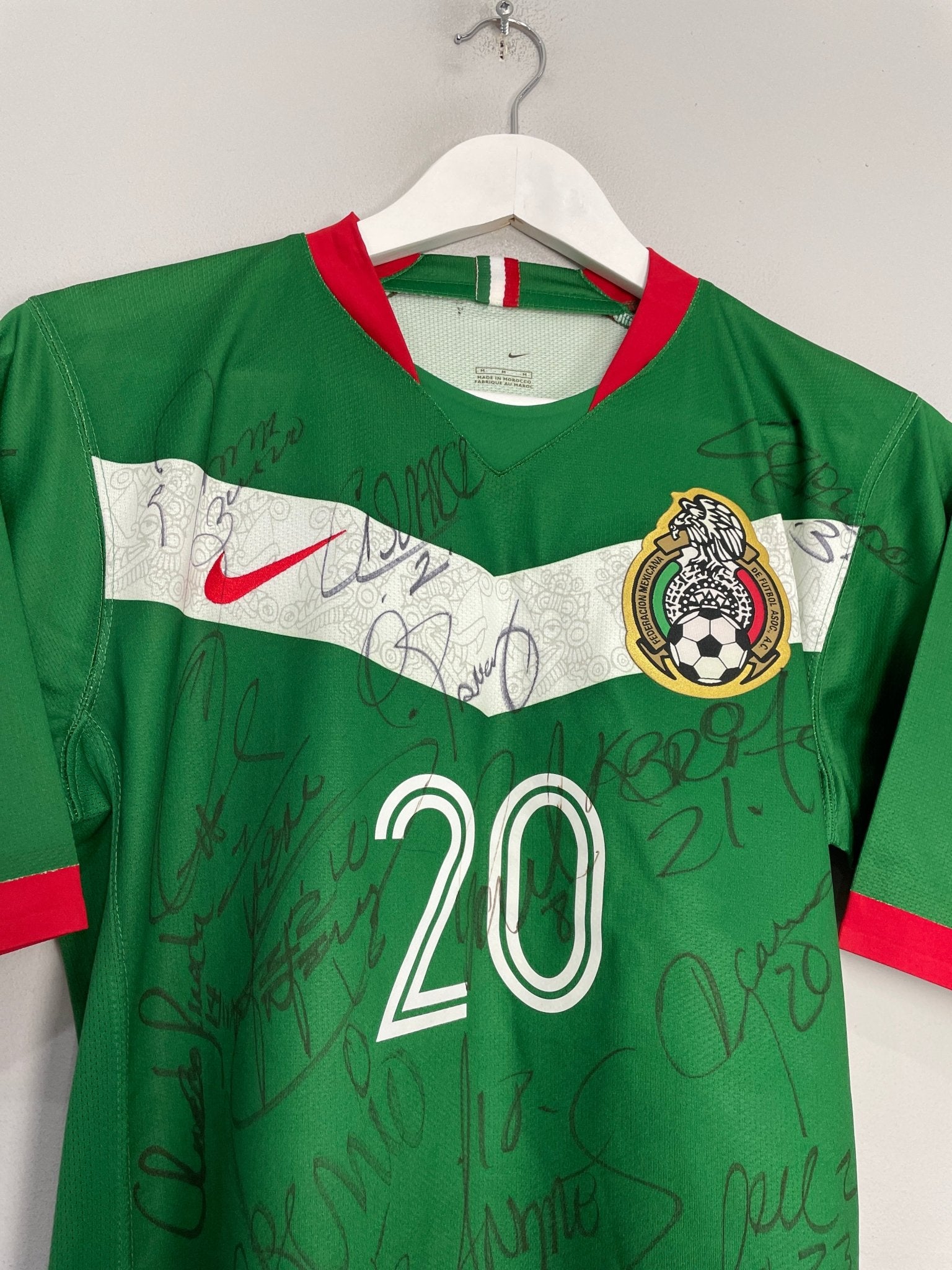 Shop 2006/07 MEXICO #20 *BNWT* SQUAD SIGNED SHIRT (M) NIKE, classic football shirts, vintage football shirts & retro soccer jerseys at Cult Kits
