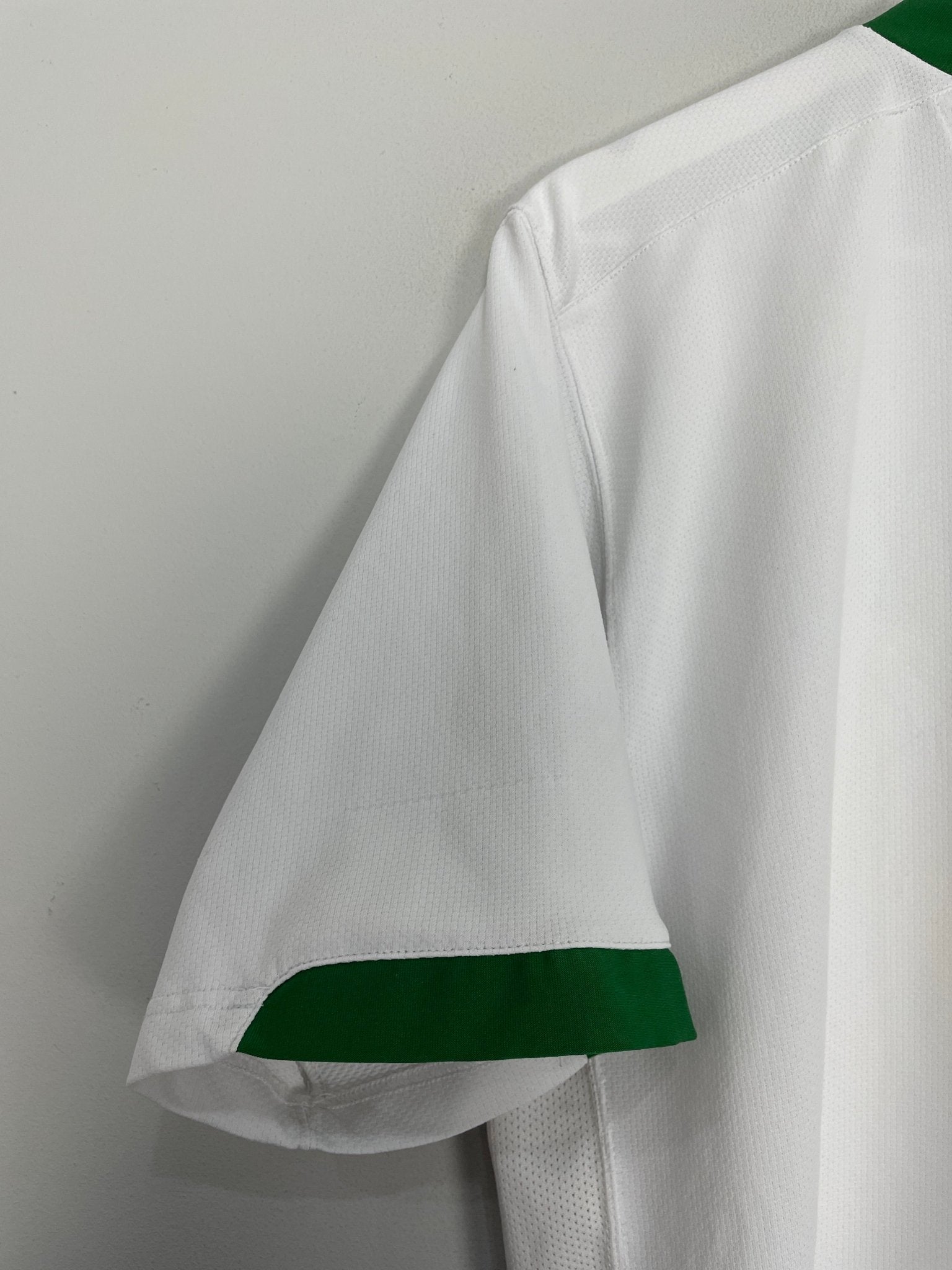 Shop 2006/07 MEXICO AWAY SHIRT (M) NIKE, classic football shirts, vintage football shirts & retro soccer jerseys at Cult Kits