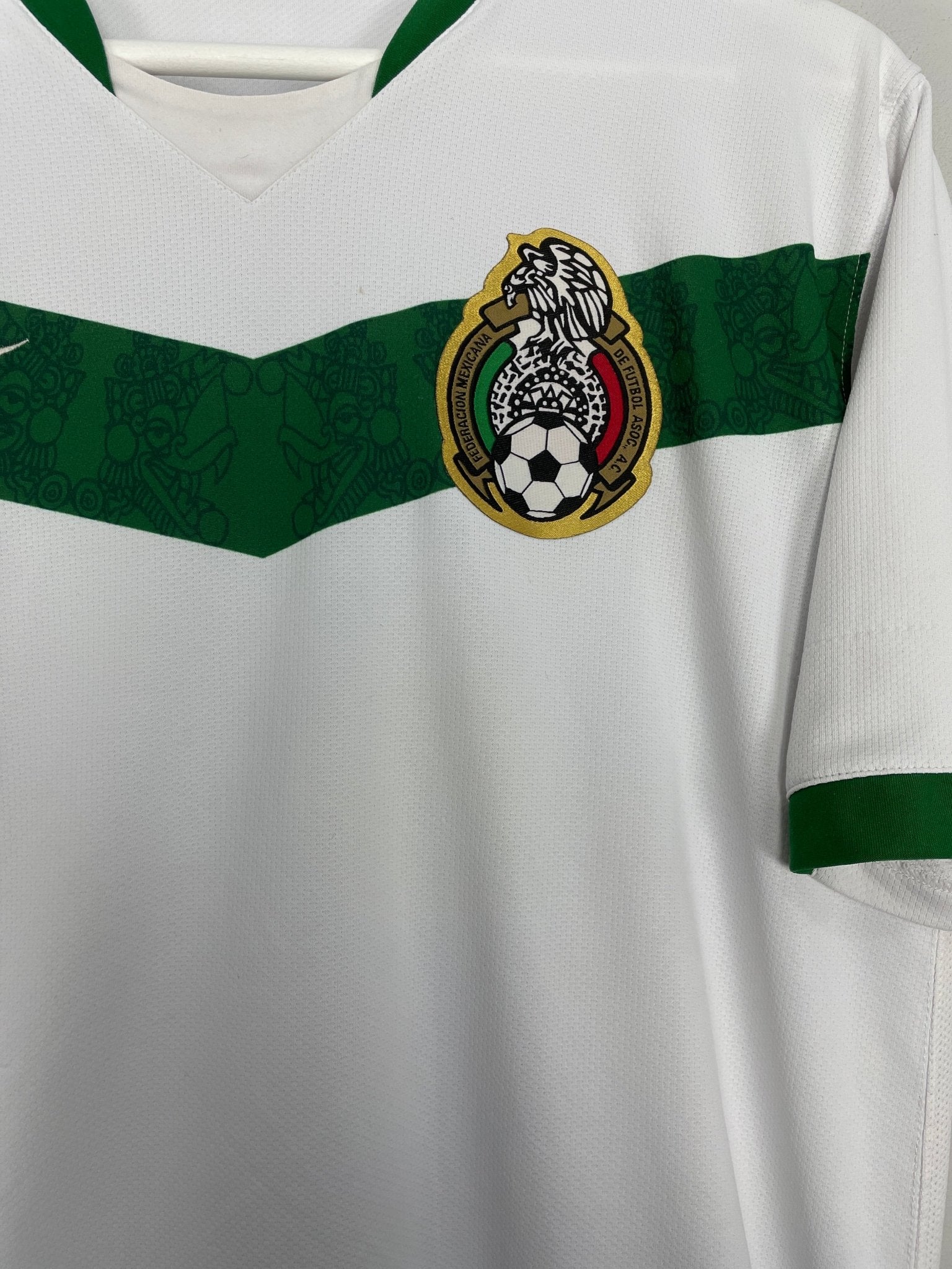 Shop 2006/07 MEXICO AWAY SHIRT (M) NIKE, classic football shirts, vintage football shirts & retro soccer jerseys at Cult Kits