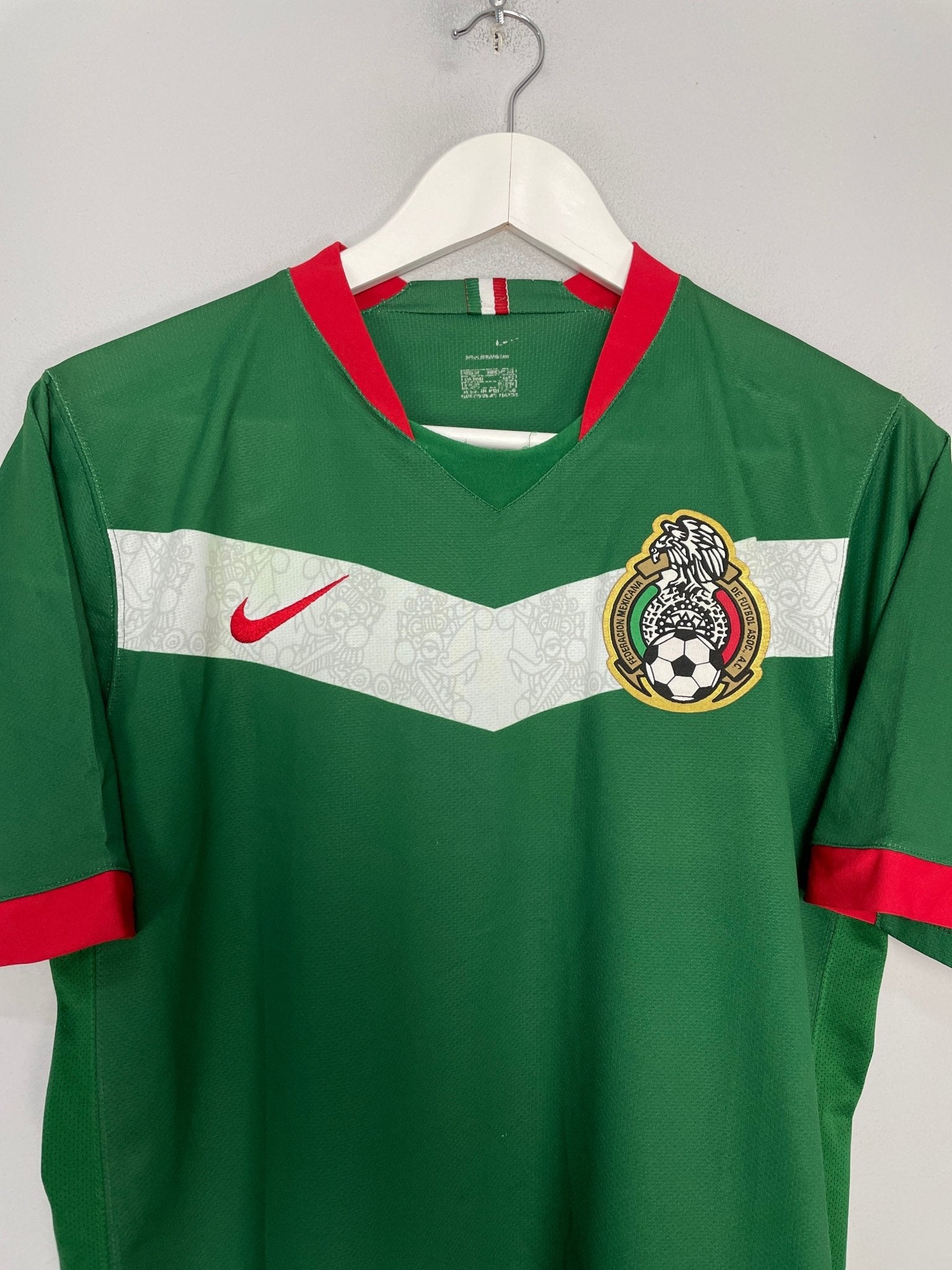 Shop 2006/07 MEXICO HOME SHIRT (M) NIKE, classic football shirts, vintage football shirts & retro soccer jerseys at Cult Kits