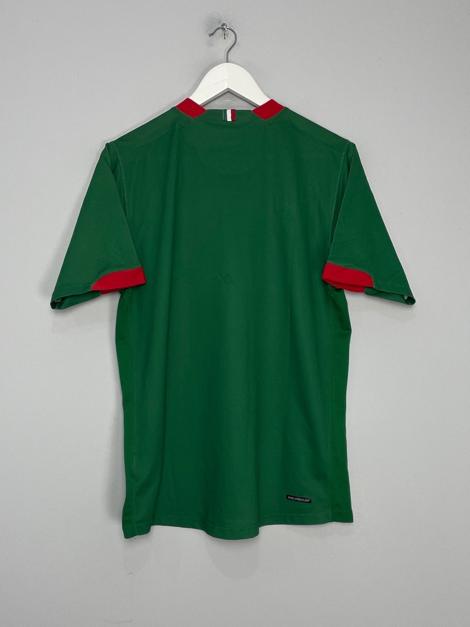 Shop 2006/07 MEXICO HOME SHIRT (M) NIKE, classic football shirts, vintage football shirts & retro soccer jerseys at Cult Kits