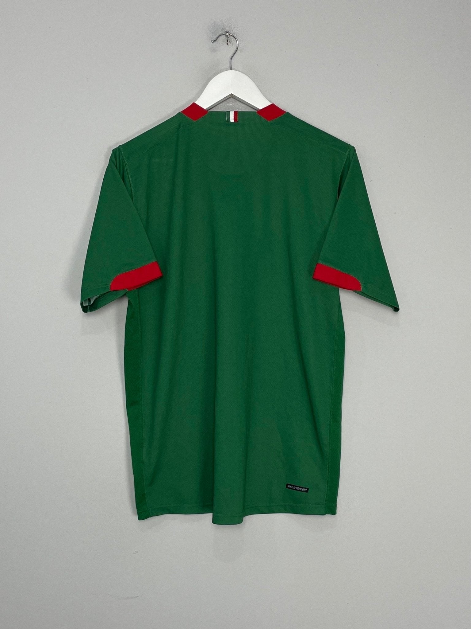 Shop 2006/07 MEXICO HOME SHIRT (M) NIKE, classic football shirts, vintage football shirts & retro soccer jerseys at Cult Kits