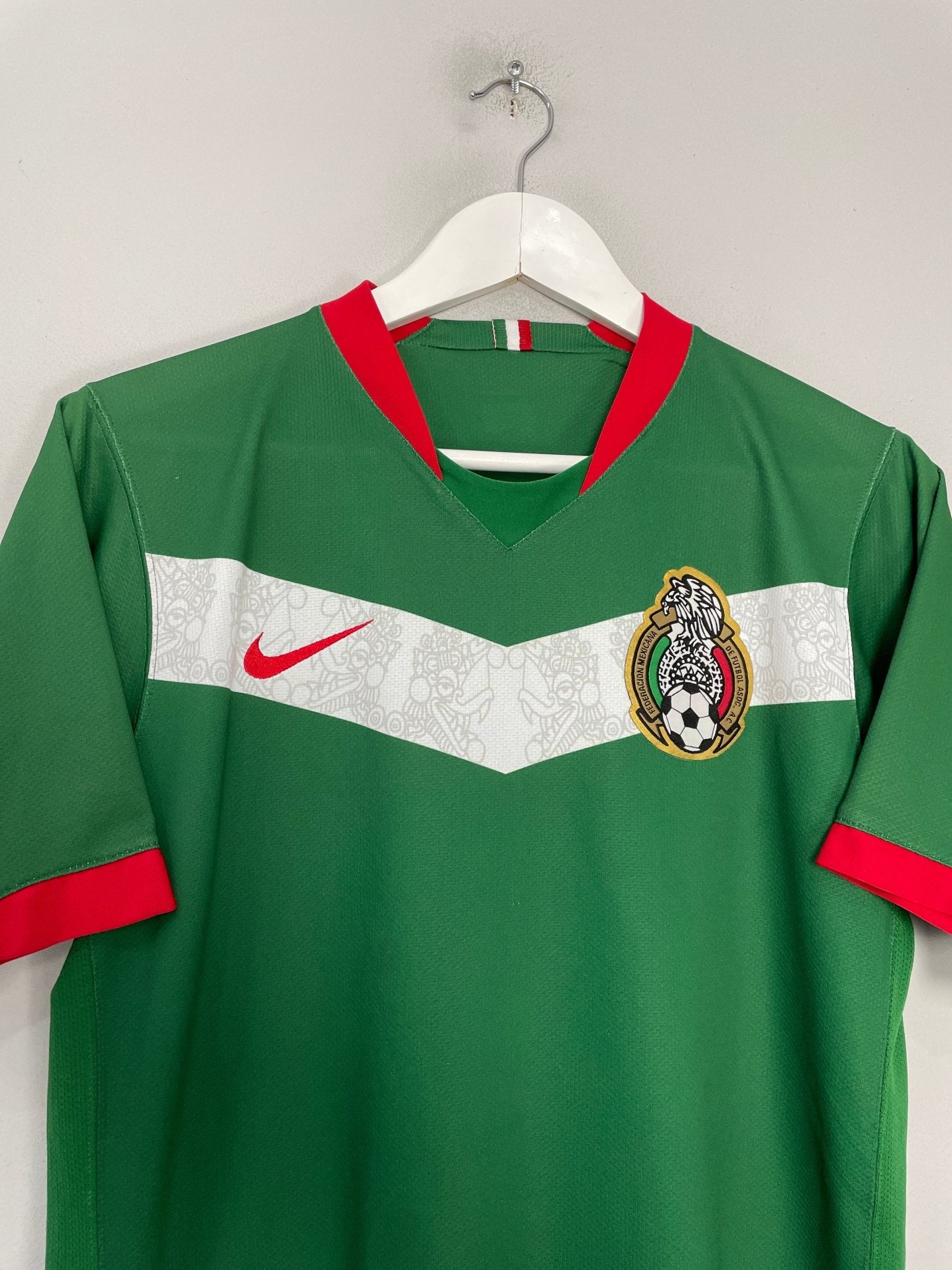 Shop 2006/07 MEXICO HOME SHIRT (M) NIKE, classic football shirts, vintage football shirts & retro soccer jerseys at Cult Kits
