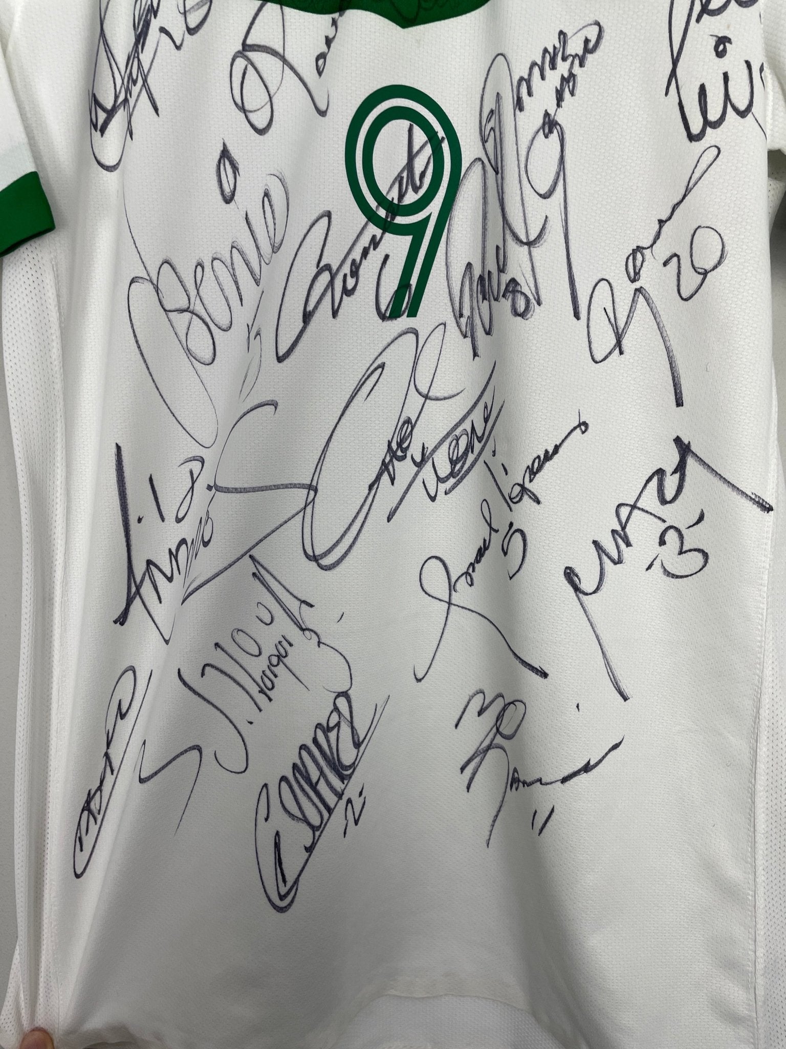 Shop 2006/07 MEXICO O.BRAVO #9 *PLAYER ISSUE + SQUAD SIGNED* AWAY SHIRT (M) NIKE, classic football shirts, vintage football shirts & retro soccer jerseys at Cult Kits