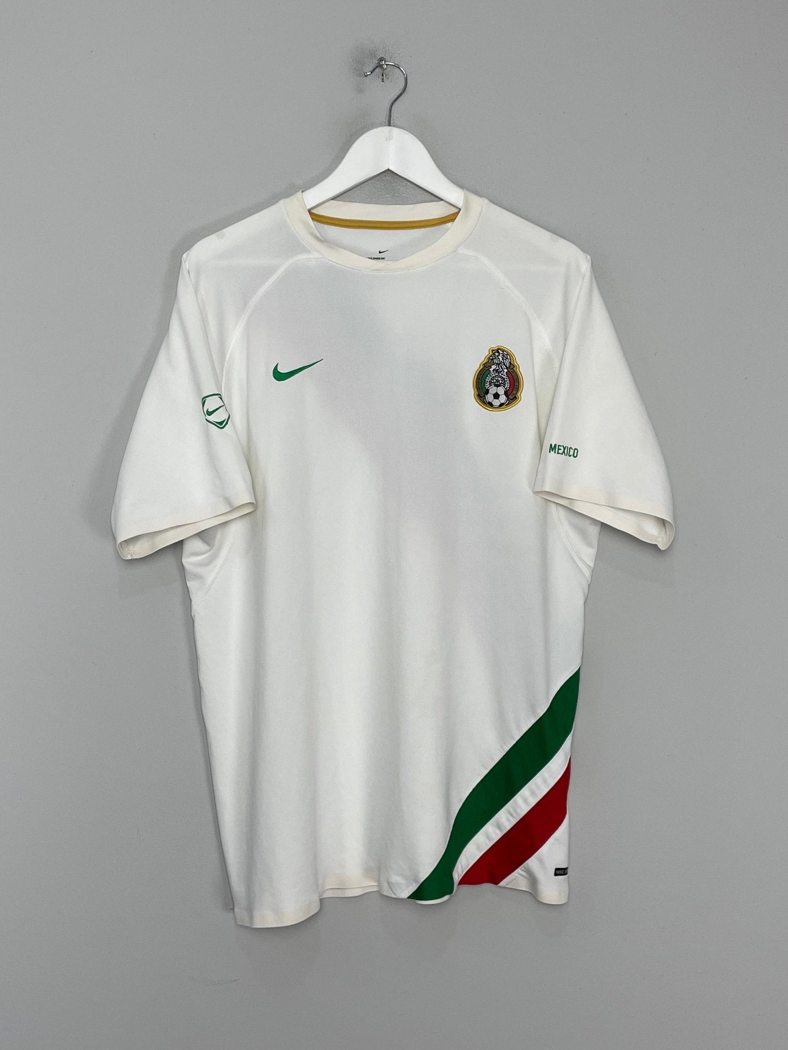 Shop 2006/07 MEXICO TRAINING SHIRT (XL) NIKE, classic football shirts, vintage football shirts & retro soccer jerseys at Cult Kits