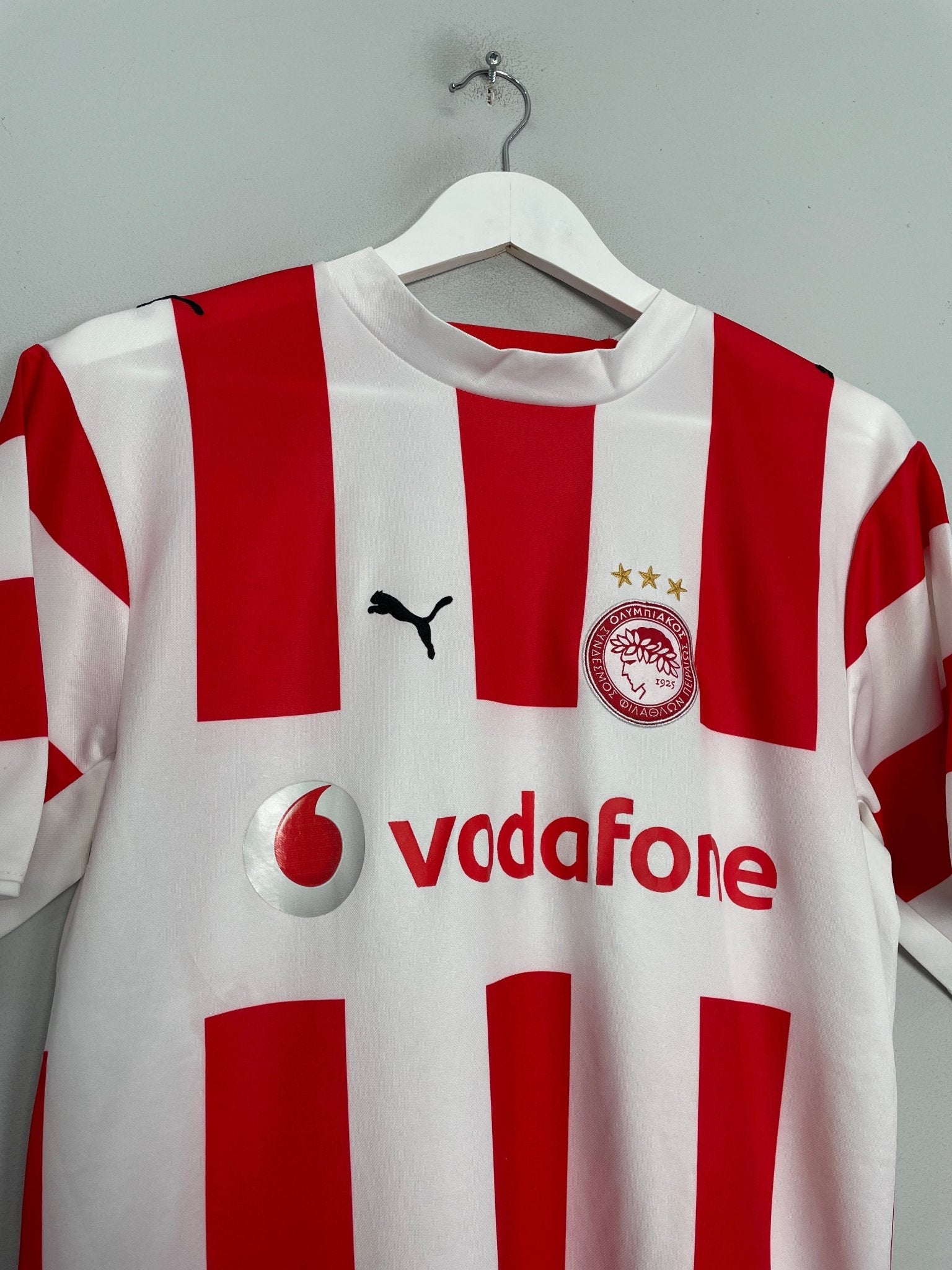 Shop 2006/07 OLYMPIAKOS CASTILLO #7 HOME SHIRT (S) PUMA, classic football shirts, vintage football shirts & retro soccer jerseys at Cult Kits