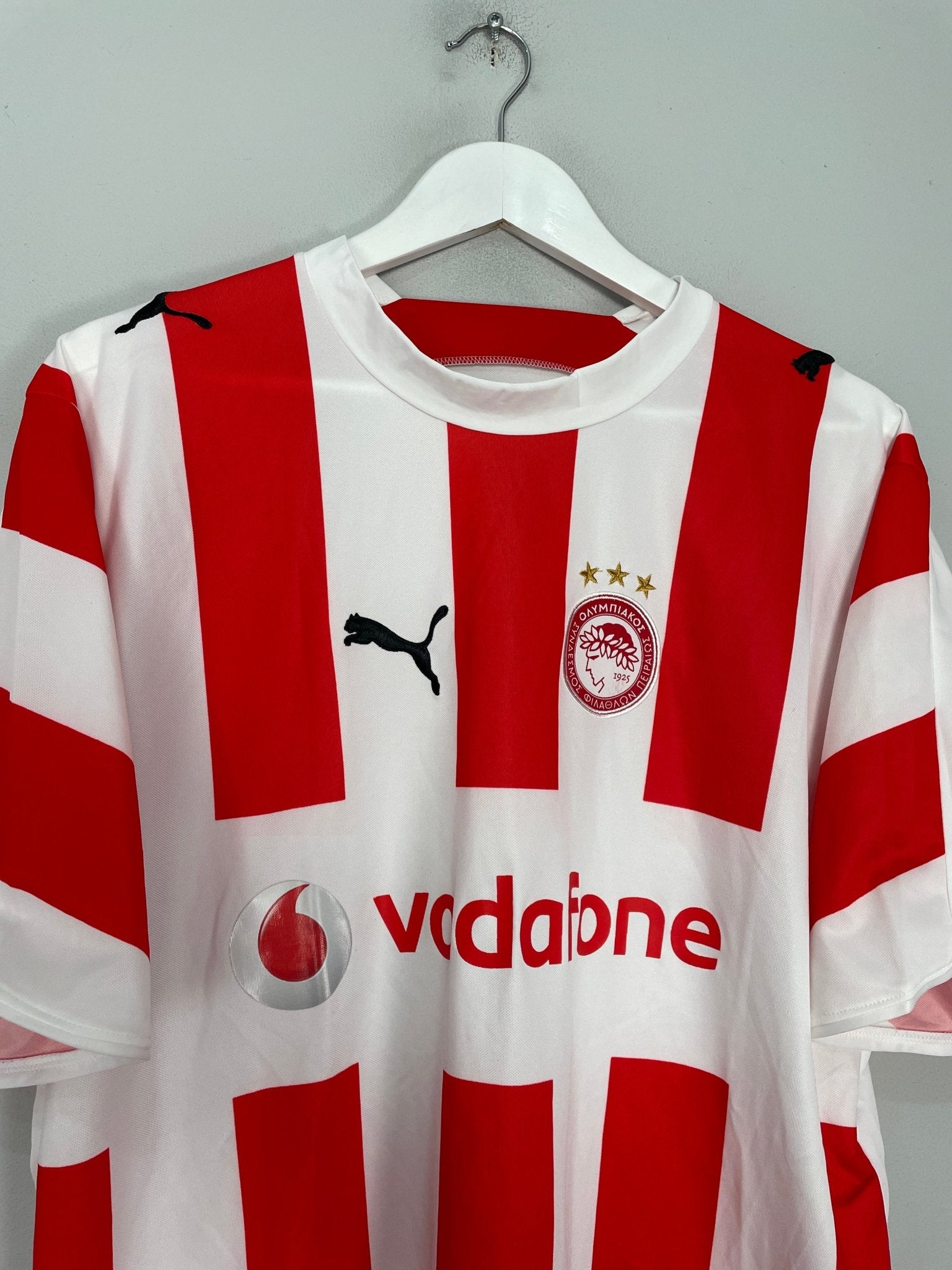 Shop 2006/07 OLYMPIAKOS HOME SHIRT (XL) PUMA, classic football shirts, vintage football shirts & retro soccer jerseys at Cult Kits