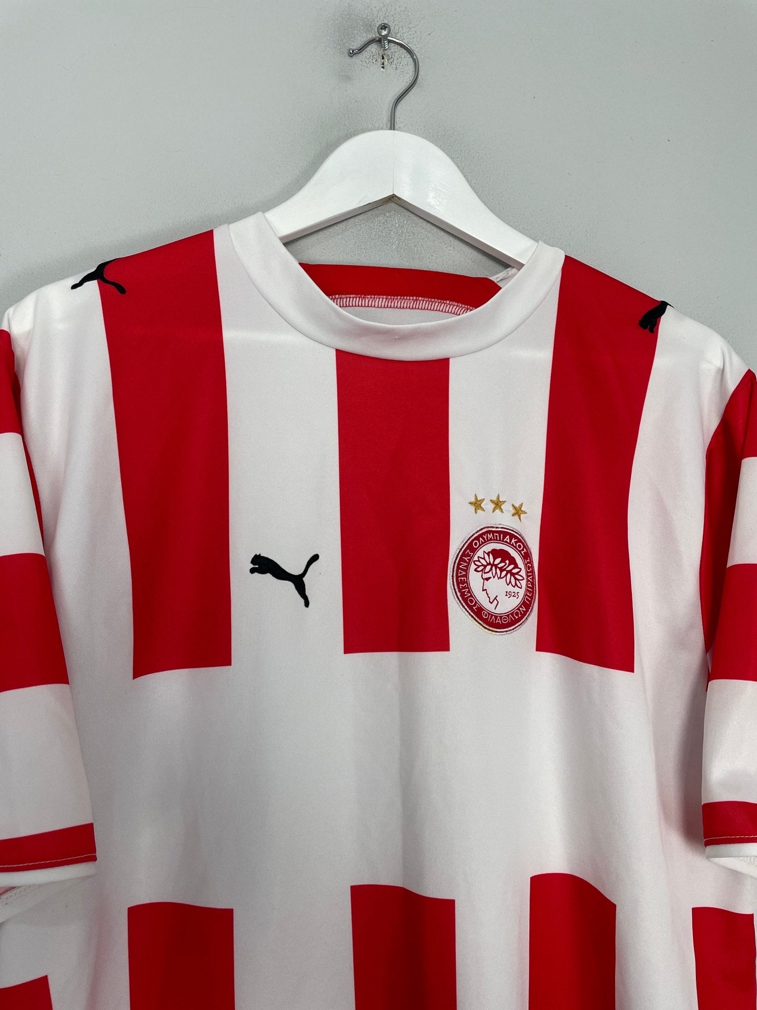Shop 2006/07 OLYMPIAKOS HOME SHIRT (XL) PUMA, classic football shirts, vintage football shirts & retro soccer jerseys at Cult Kits