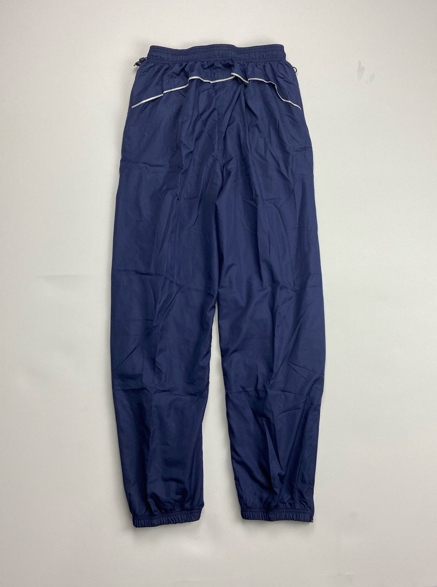 Shop 2006/07 QPR TRACKSUIT BOTTOMS (XL) LE COQ, classic football shirts, vintage football shirts & retro soccer jerseys at Cult Kits