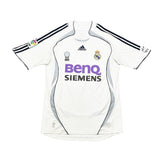 Buy 2006/07 Real Madrid Beckham 23 Home Shirt (M) Adidas ~ Free worldwide shipping ~ Authentic Vintage Football Shirts from Cult Kits