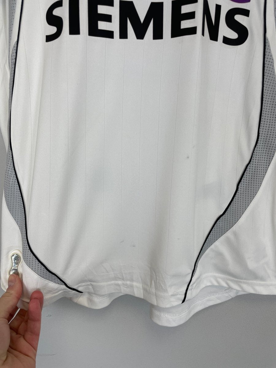 2006/07 REAL MADRID BECKHAM 23 HOME SHIRT (M) ADIDAS - Cult Kits - Medium - Buy Vintage Football Shirts, Authentic Retro Football Shirts For Sale, Classic Football Shirts & Soccer Jersey