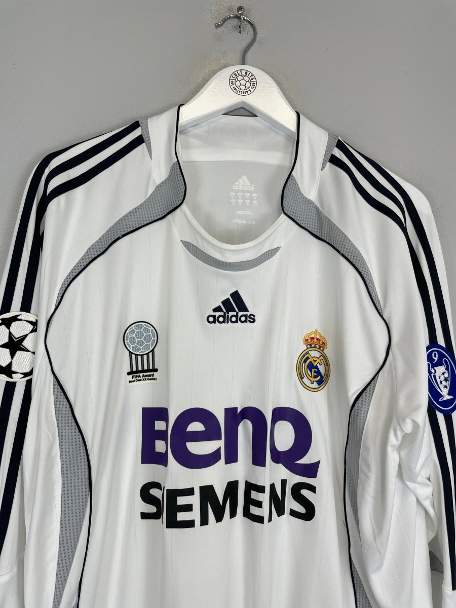 2005 / 2006 – Real Madrid – Raul #7 (L) - Équipements 2005 / 2006 – Real Madrid – Raul #7 (L) - Équipements