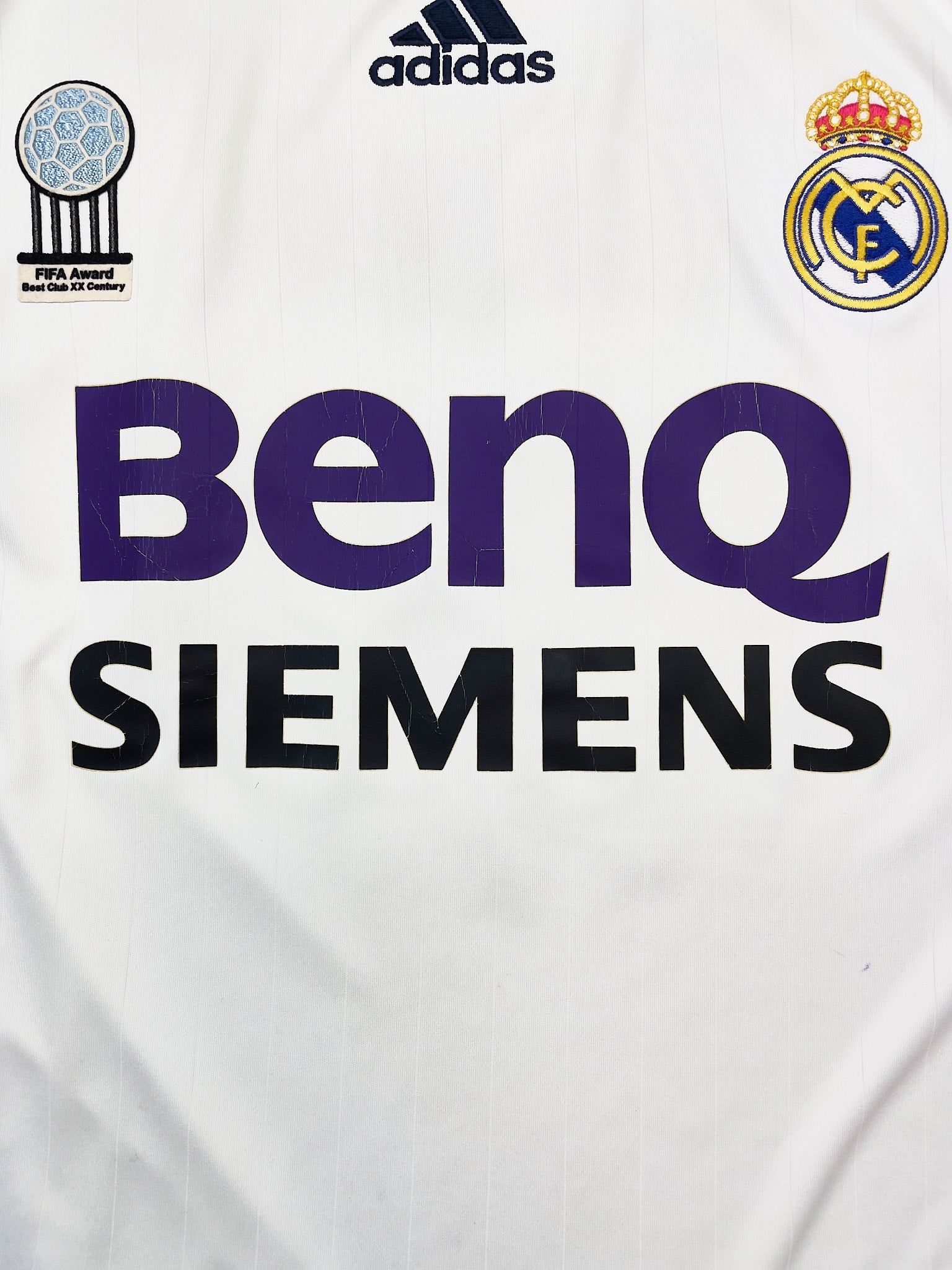 Buy 2006/07 Real Madrid Ronaldo 9 Home Shirt (L) Adidas ~ Free worldwide shipping ~ Authentic Vintage Football Shirts from Cult Kits