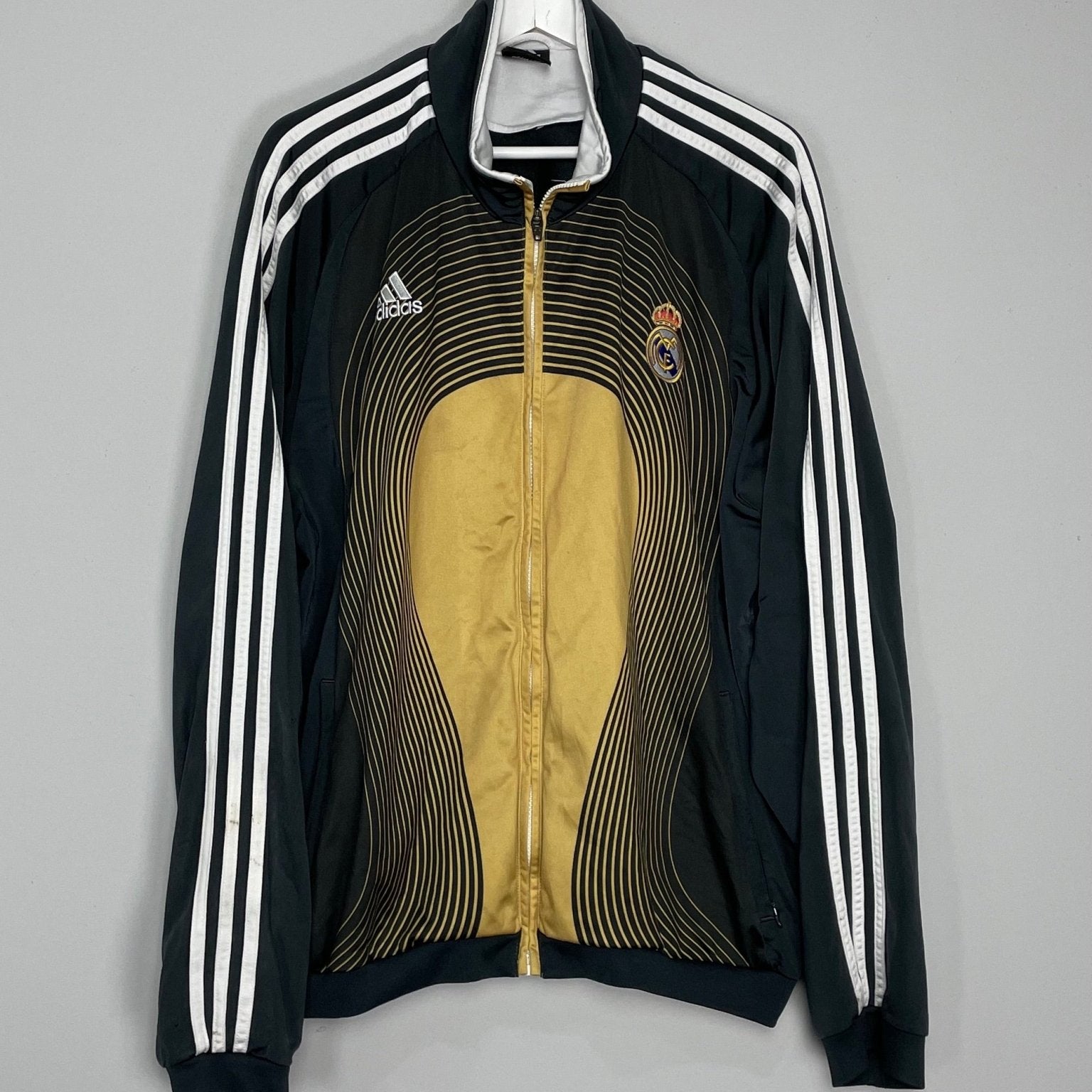 Shop 2006/07 REAL MADRID TRACKSUIT TOP (XL) ADIDAS, classic football shirts, vintage football shirts & retro soccer jerseys at Cult Kits