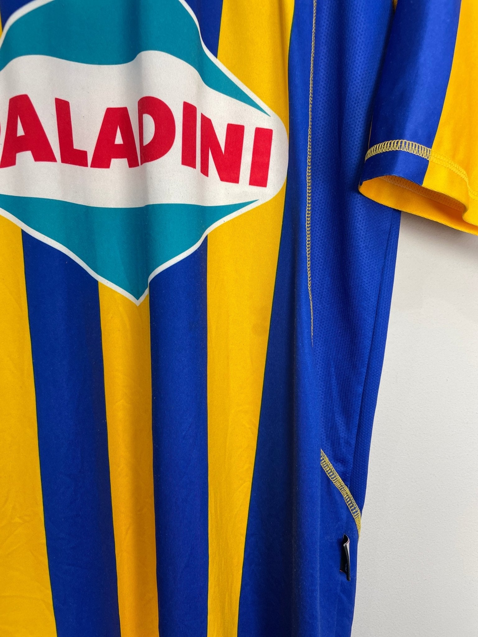 Shop 2006/07 ROSARIO CENTRAL L/S HOME SHIRT (XL) KAPPA, classic football shirts, vintage football shirts & retro soccer jerseys at Cult Kits