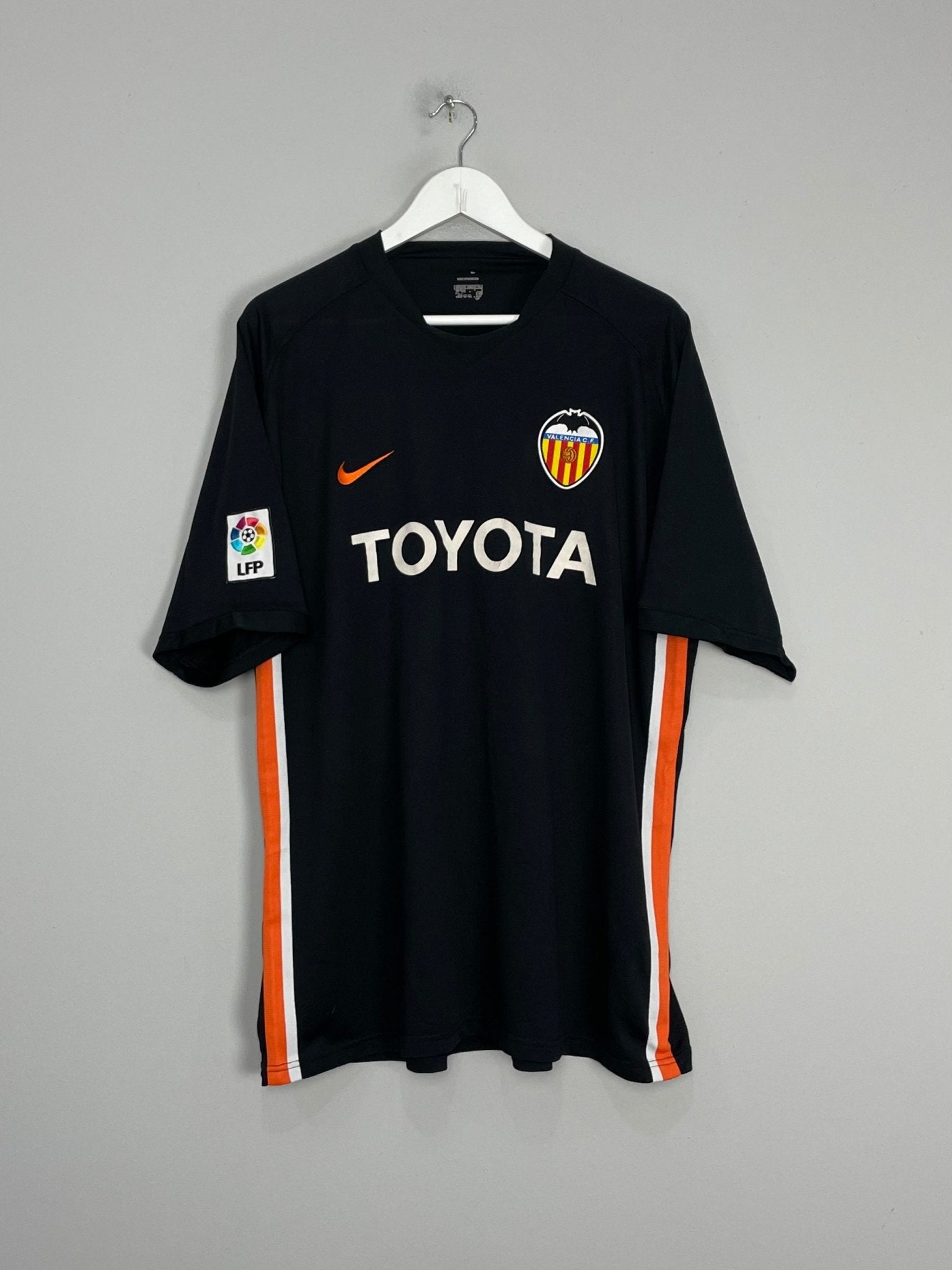 Shop 2006/07 VALENCIA SILVA #21 AWAY SHIRT (XXL) NIKE, classic football shirts, vintage football shirts & retro soccer jerseys at Cult Kits