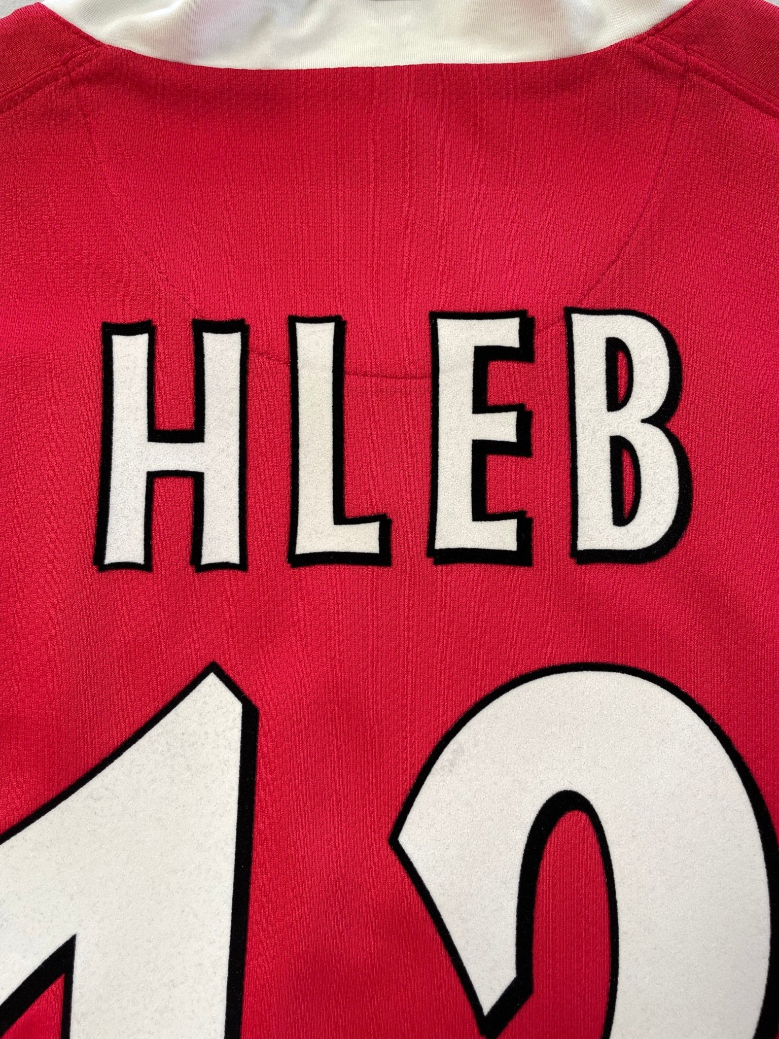 Buy 2006/08 Arsenal Hleb 13 Home Shirt (M) Nike ~ Free worldwide shipping ~ Authentic Vintage Football Shirts from Cult Kits
