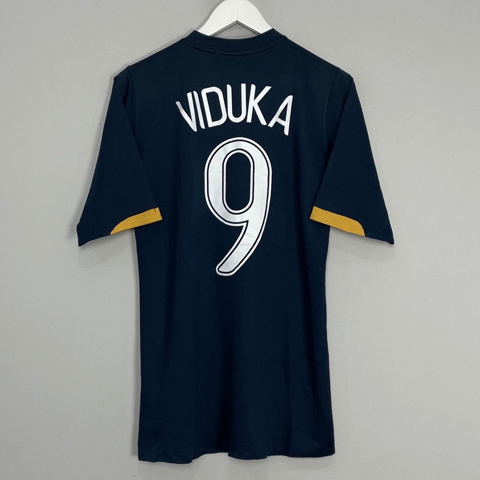 Shop 2006/08 AUSTRALIA VIDUKA #9 AWAY SHIRT (M) NIKE, classic football shirts, vintage football shirts & retro soccer jerseys at Cult Kits