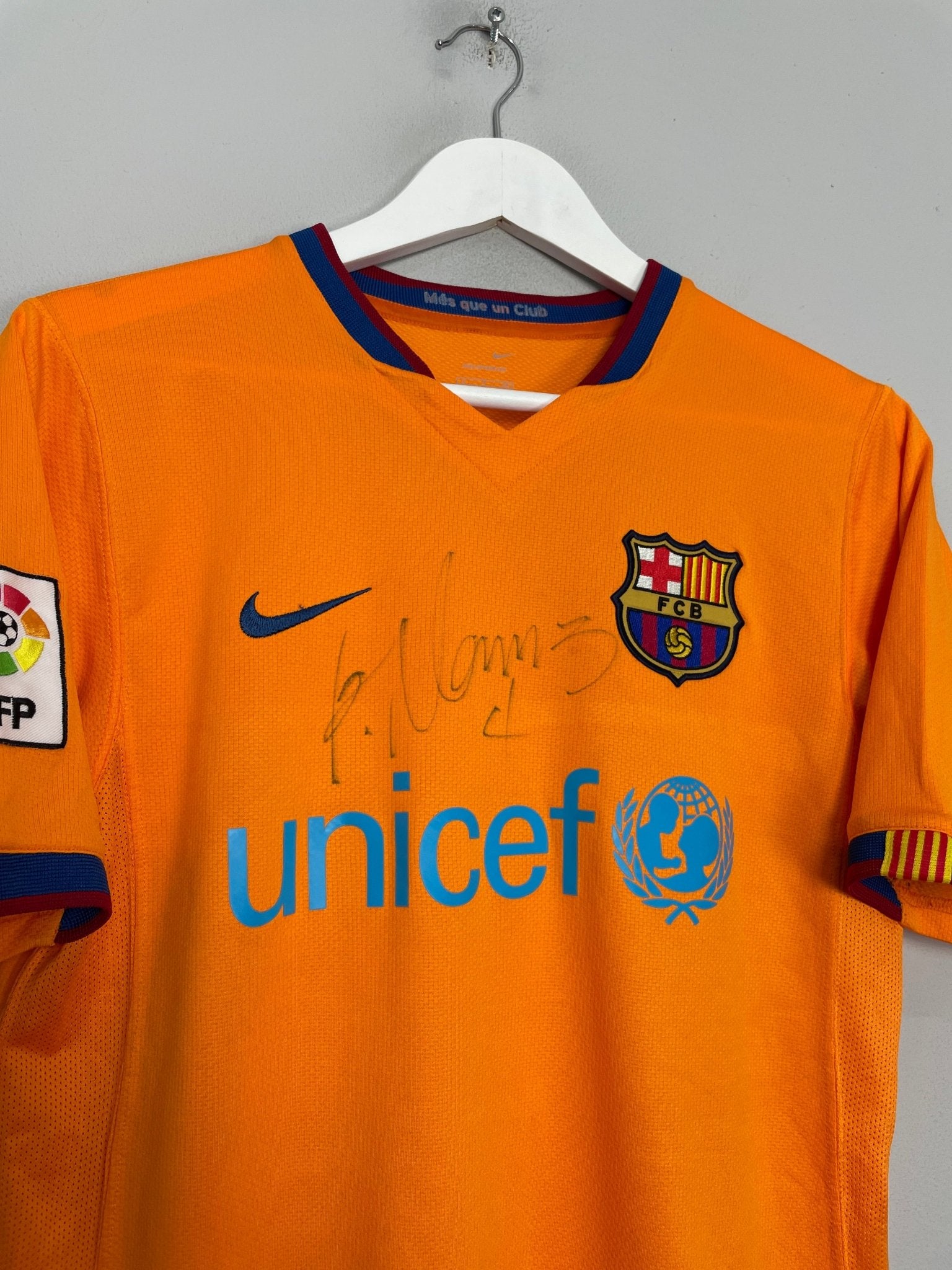 Shop 2006/08 BARCELONA R.MARQUEZ #4 *SIGNED* AWAY SHIRT (S) NIKE, classic football shirts, vintage football shirts & retro soccer jerseys at Cult Kits