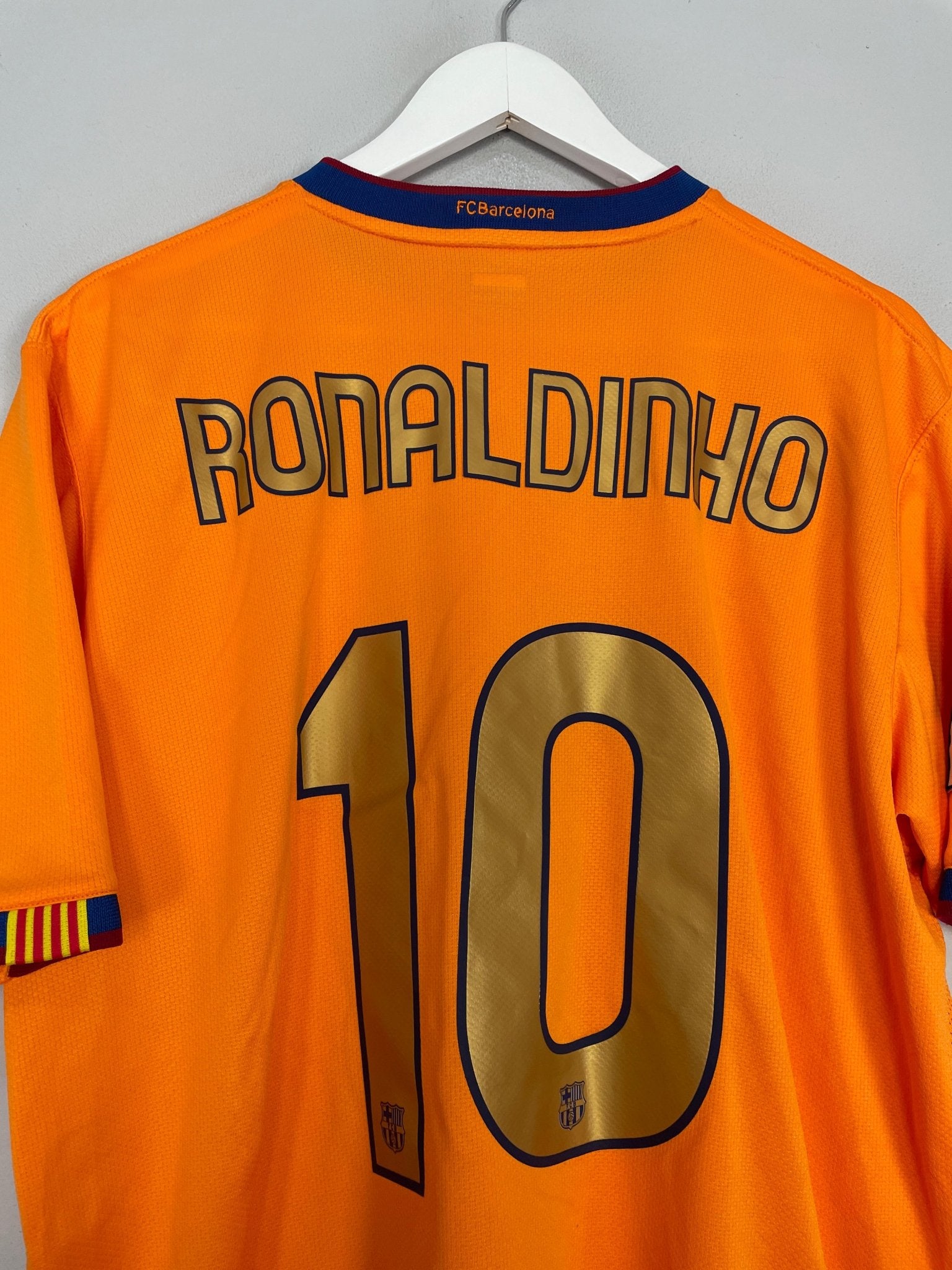 Shop 2006/08 BARCELONA RONALDINHO #10 AWAY SHIRT (XL) NIKE, classic football shirts, vintage football shirts & retro soccer jerseys at Cult Kits