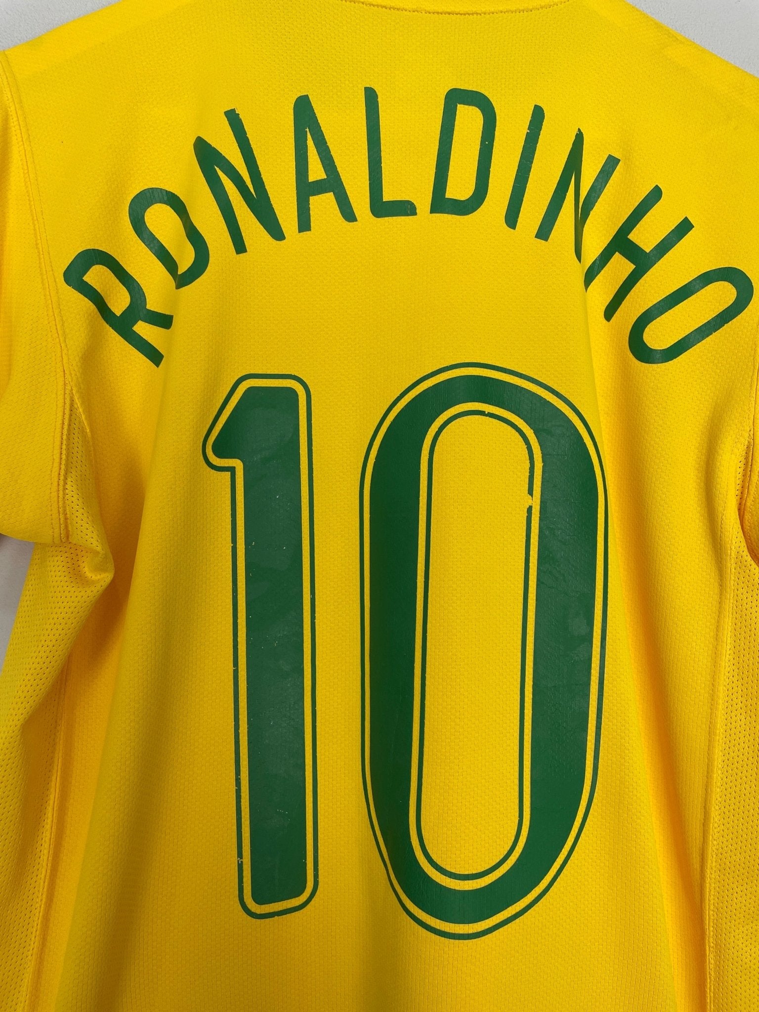 Shop 2006/08 BRAZIL RONALDINHO #10 HOME SHIRT (S) NIKE, classic football shirts, vintage football shirts & retro soccer jerseys at Cult Kits