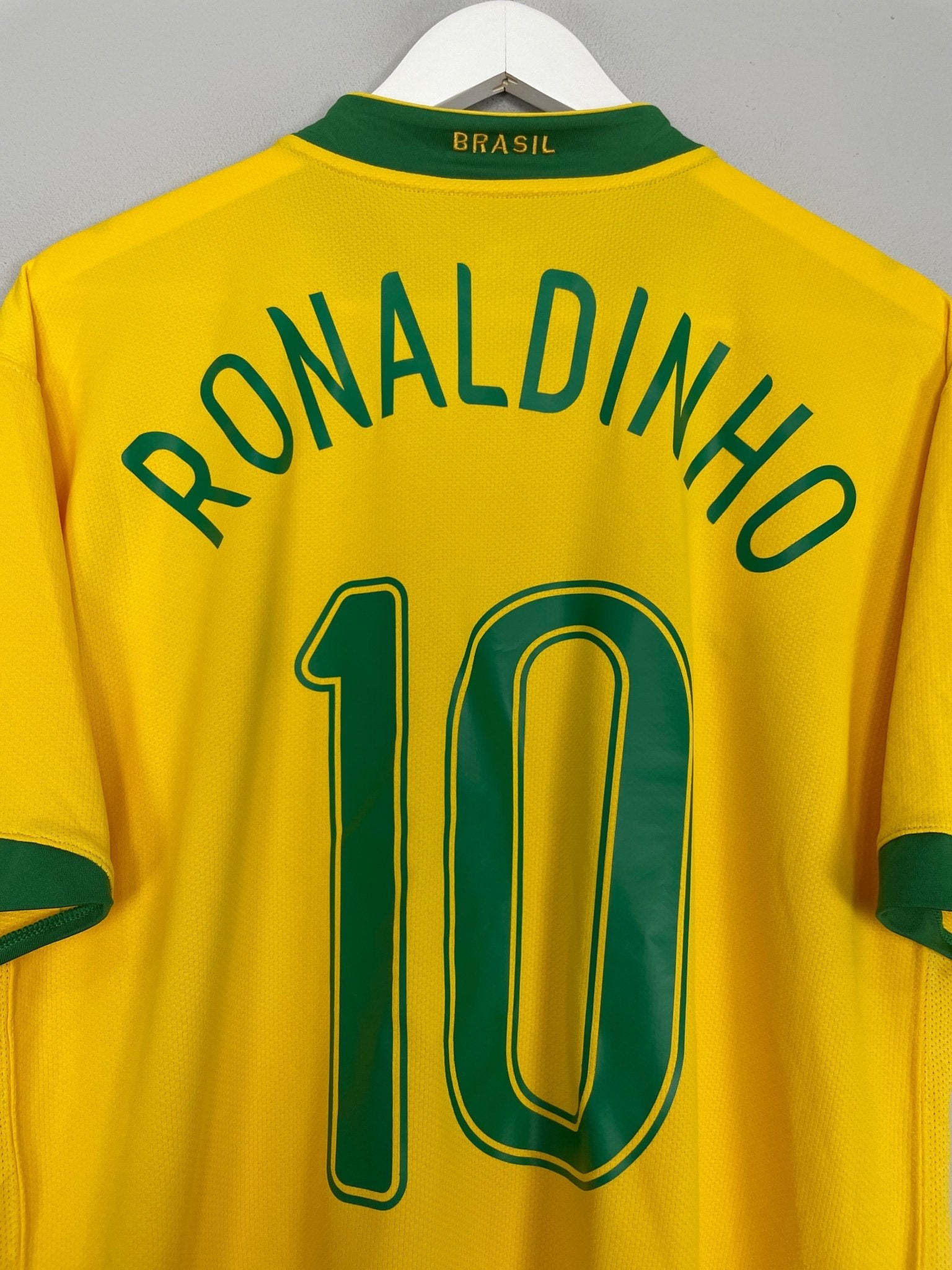 Shop 2006/08 BRAZIL RONALDINHO #10 HOME SHIRT (XL) NIKE, classic football shirts, vintage football shirts & retro soccer jerseys at Cult Kits