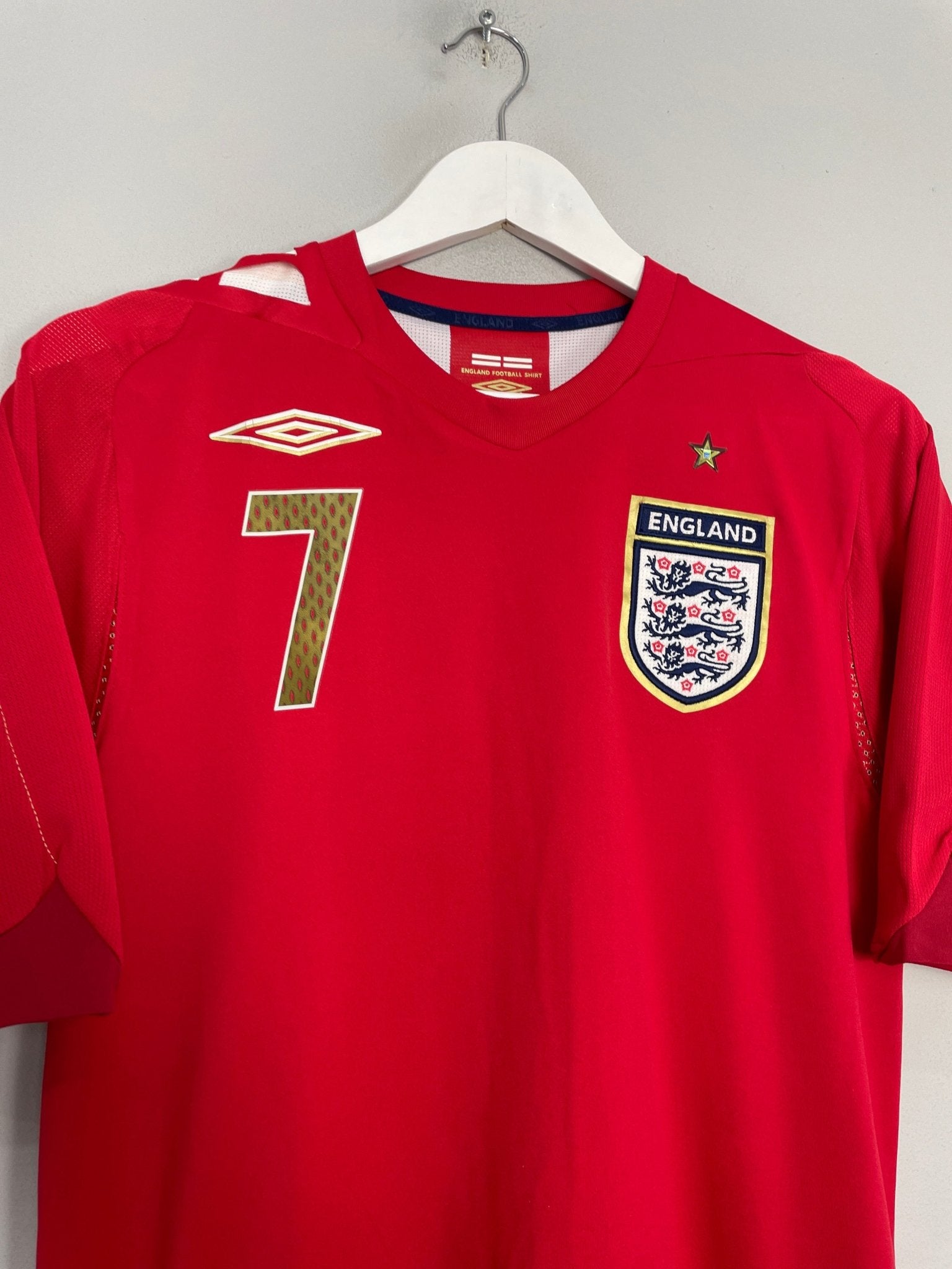 Shop 2006/08 ENGLAND BECKHAM #7 AWAY SHIRT (S) UMBRO, classic football shirts, vintage football shirts & retro soccer jerseys at Cult Kits