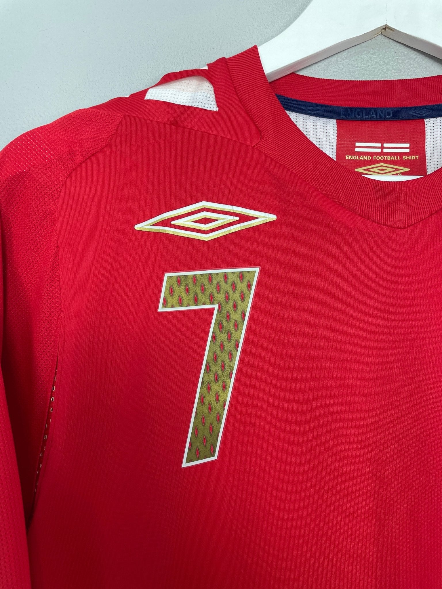 Shop 2006/08 ENGLAND BECKHAM #7 AWAY SHIRT (S) UMBRO, classic football shirts, vintage football shirts & retro soccer jerseys at Cult Kits