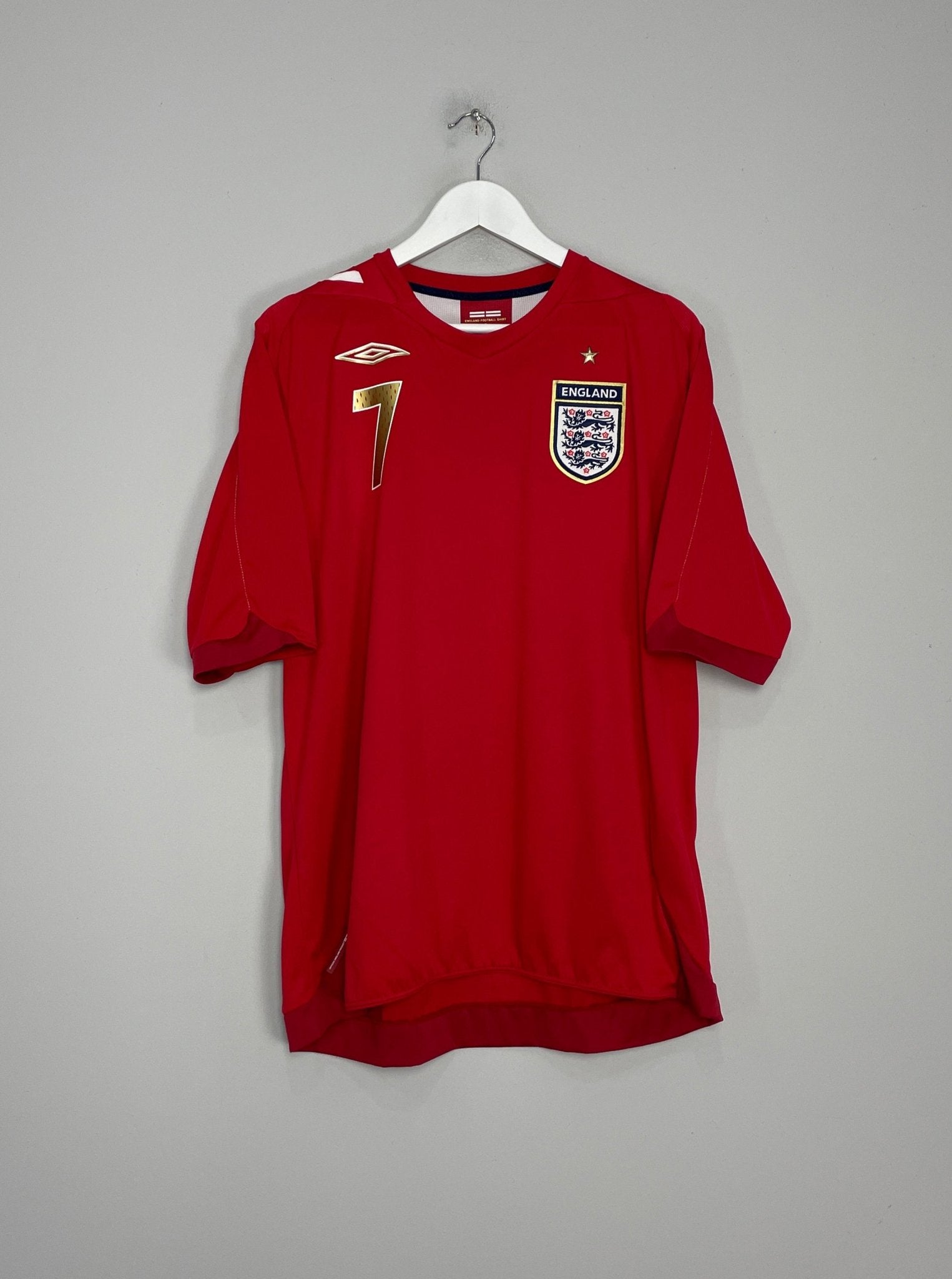 Shop 2006/08 ENGLAND BECKHAM #7 AWAY SHIRT (XL) UMBRO, classic football shirts, vintage football shirts & retro soccer jerseys at Cult Kits