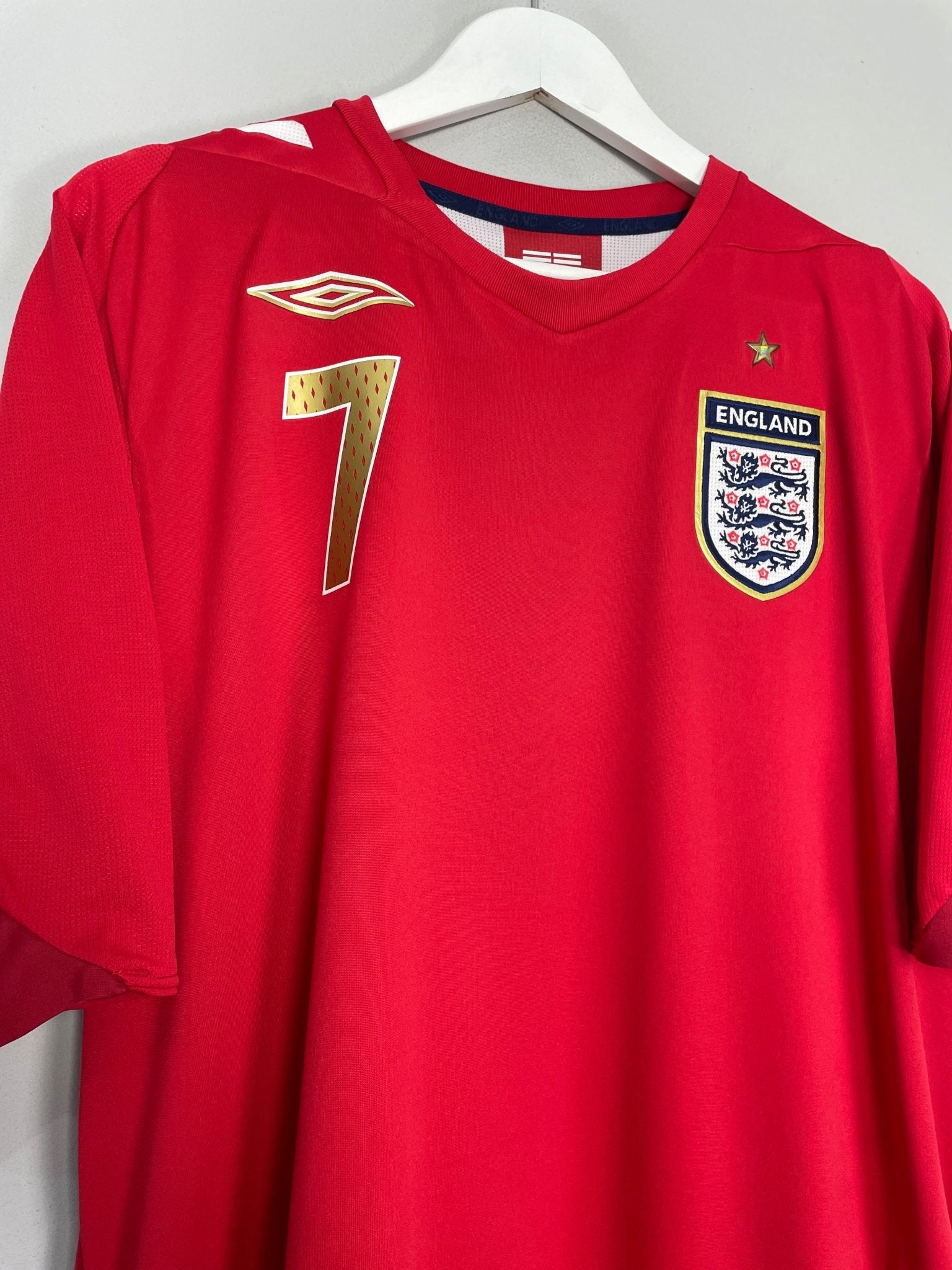 Shop 2006/08 ENGLAND BECKHAM #7 AWAY SHIRT (XL) UMBRO, classic football shirts, vintage football shirts & retro soccer jerseys at Cult Kits