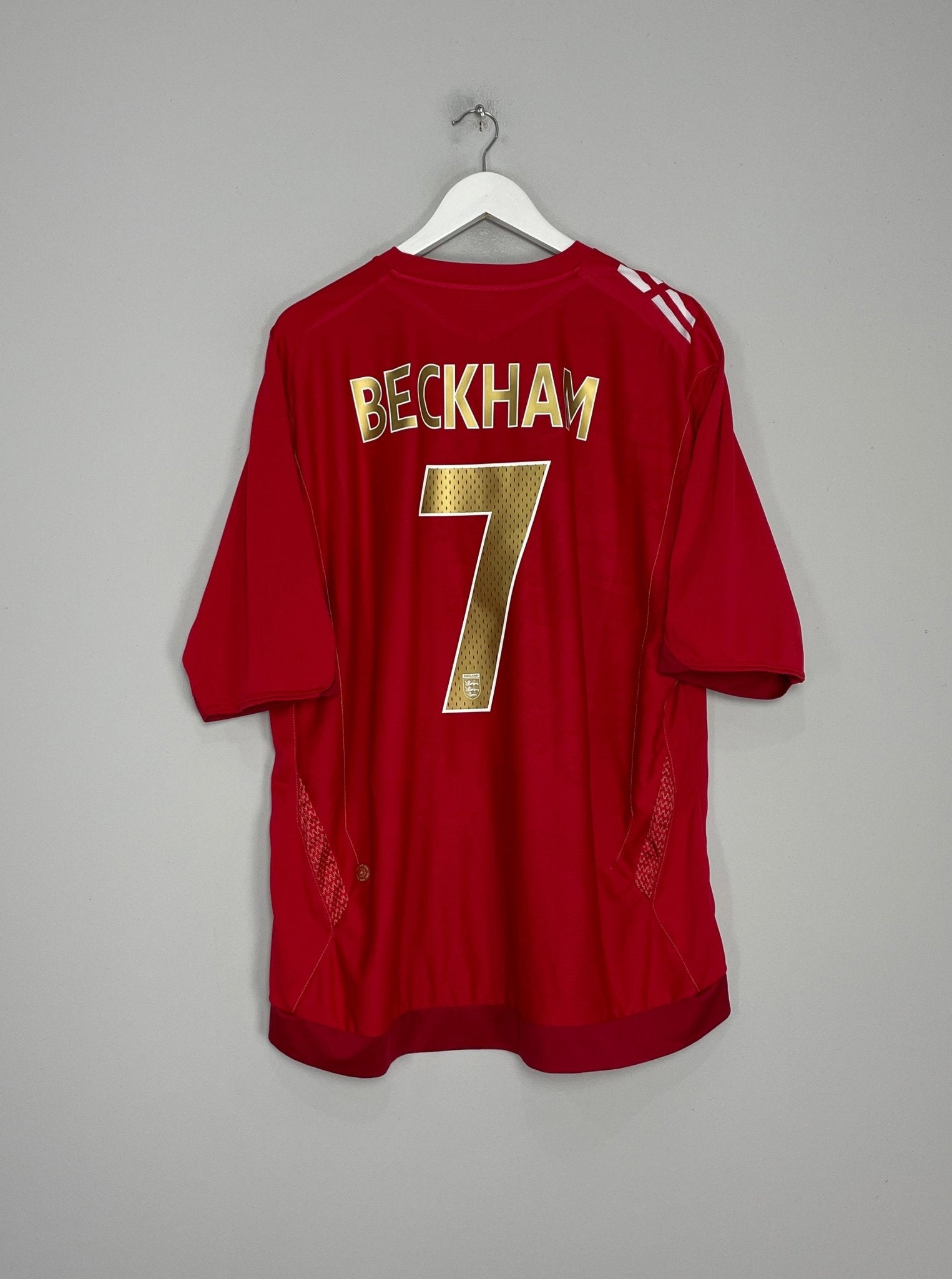 Shop 2006/08 ENGLAND BECKHAM #7 AWAY SHIRT (XXXL) UMBRO, classic football shirts, vintage football shirts & retro soccer jerseys at Cult Kits