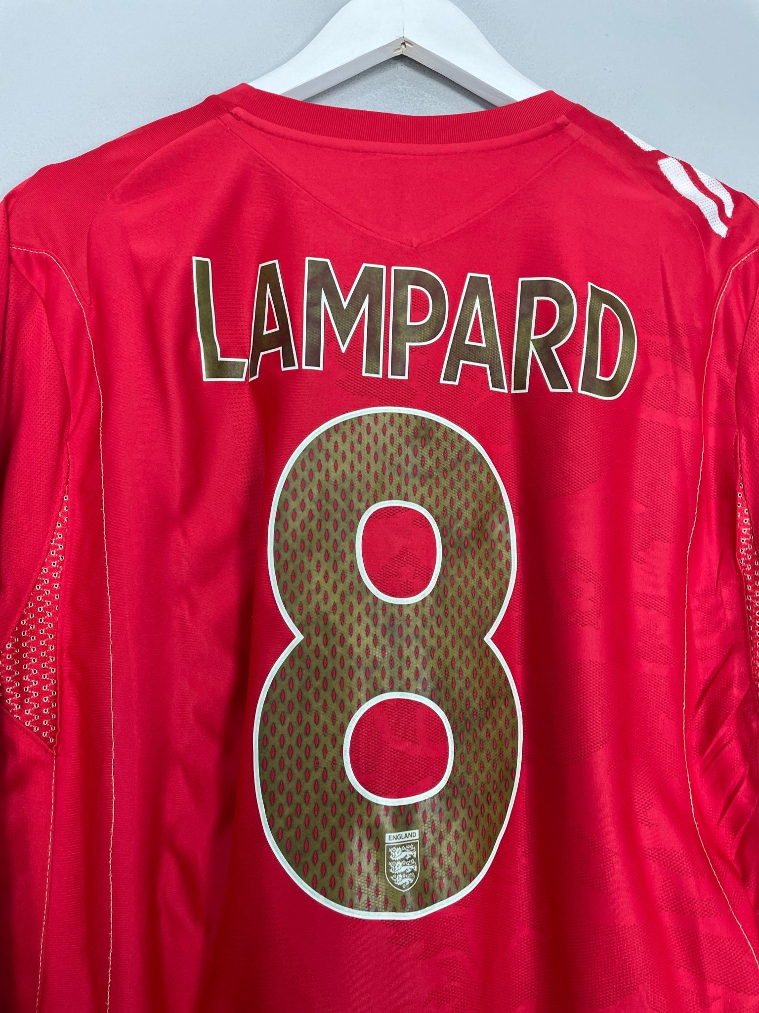Shop 2006/08 ENGLAND LAMPARD #8 L/S AWAY SHIRT (L) UMBRO, classic football shirts, vintage football shirts & retro soccer jerseys at Cult Kits