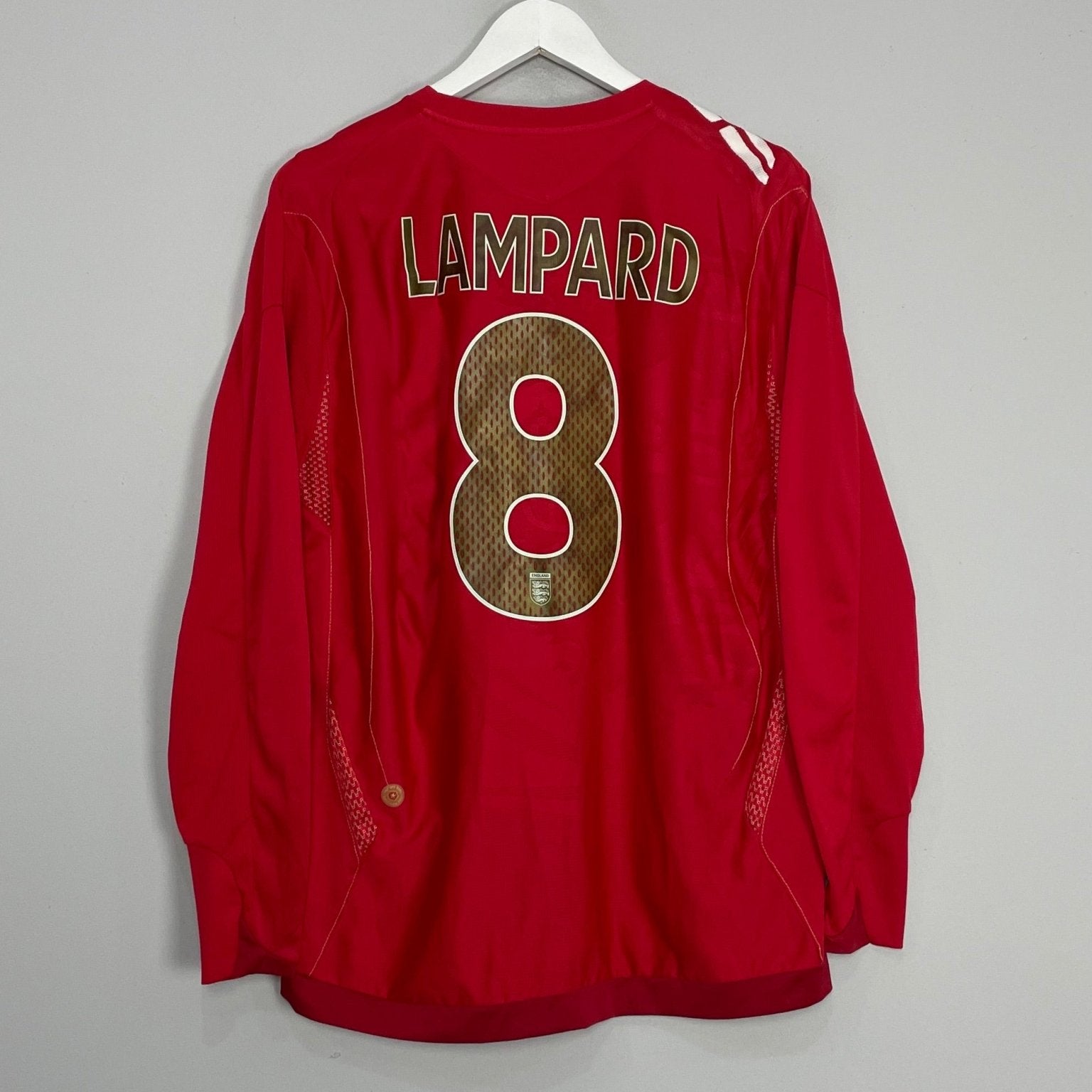 Shop 2006/08 ENGLAND LAMPARD #8 L/S AWAY SHIRT (L) UMBRO, classic football shirts, vintage football shirts & retro soccer jerseys at Cult Kits