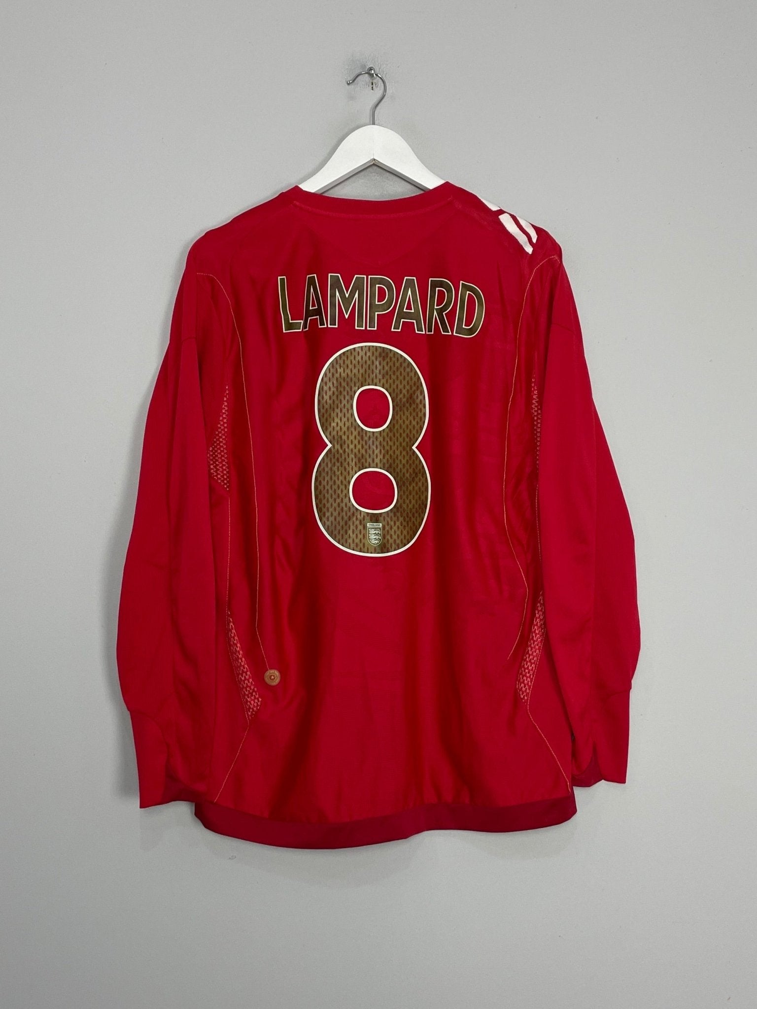 Shop 2006/08 ENGLAND LAMPARD #8 L/S AWAY SHIRT (L) UMBRO, classic football shirts, vintage football shirts & retro soccer jerseys at Cult Kits