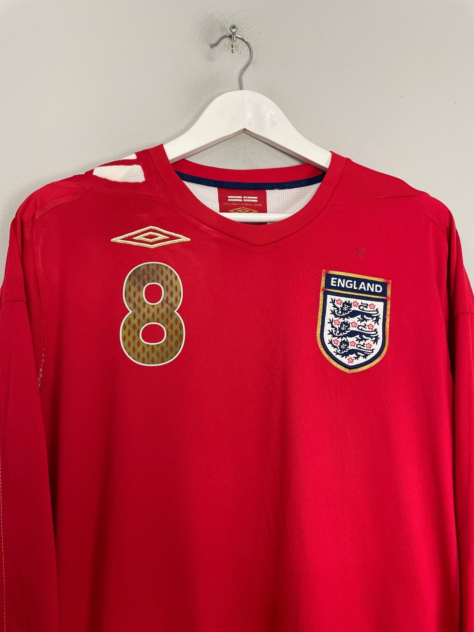 Shop 2006/08 ENGLAND LAMPARD #8 L/S AWAY SHIRT (L) UMBRO, classic football shirts, vintage football shirts & retro soccer jerseys at Cult Kits