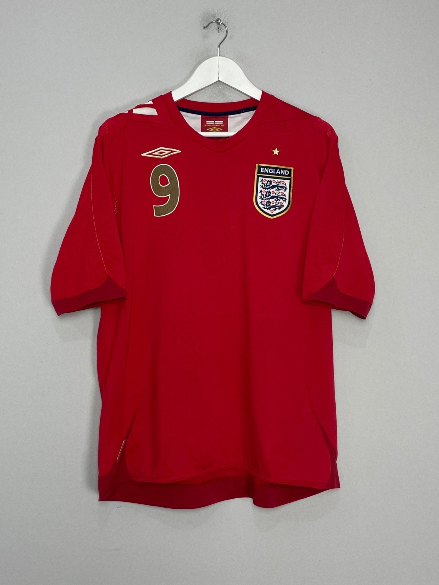 Shop 2006/08 ENGLAND ROONEY #9 AWAY SHIRT (XL) UMBRO, classic football shirts, vintage football shirts & retro soccer jerseys at Cult Kits