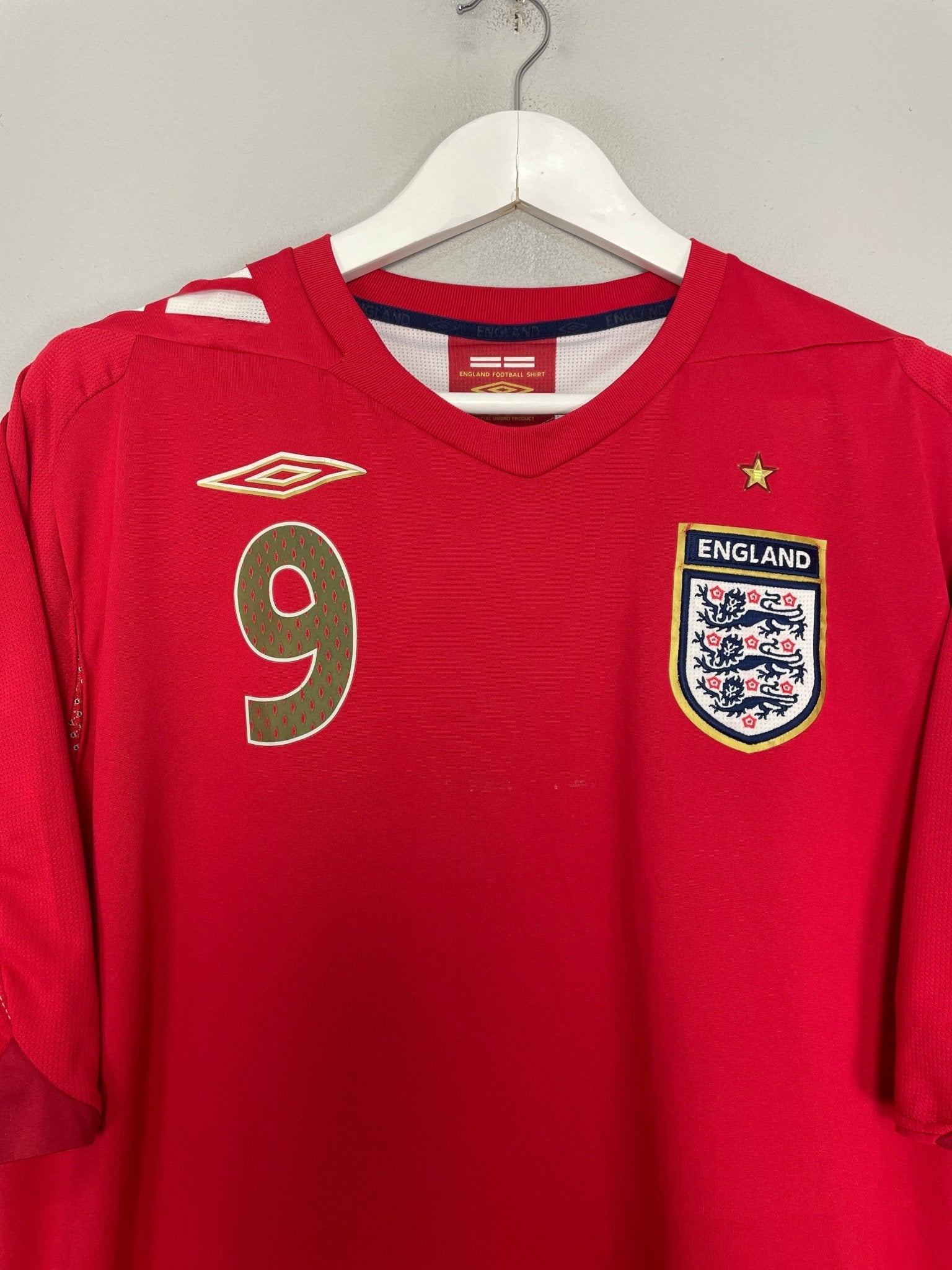 Shop 2006/08 ENGLAND ROONEY #9 AWAY SHIRT (XL) UMBRO, classic football shirts, vintage football shirts & retro soccer jerseys at Cult Kits