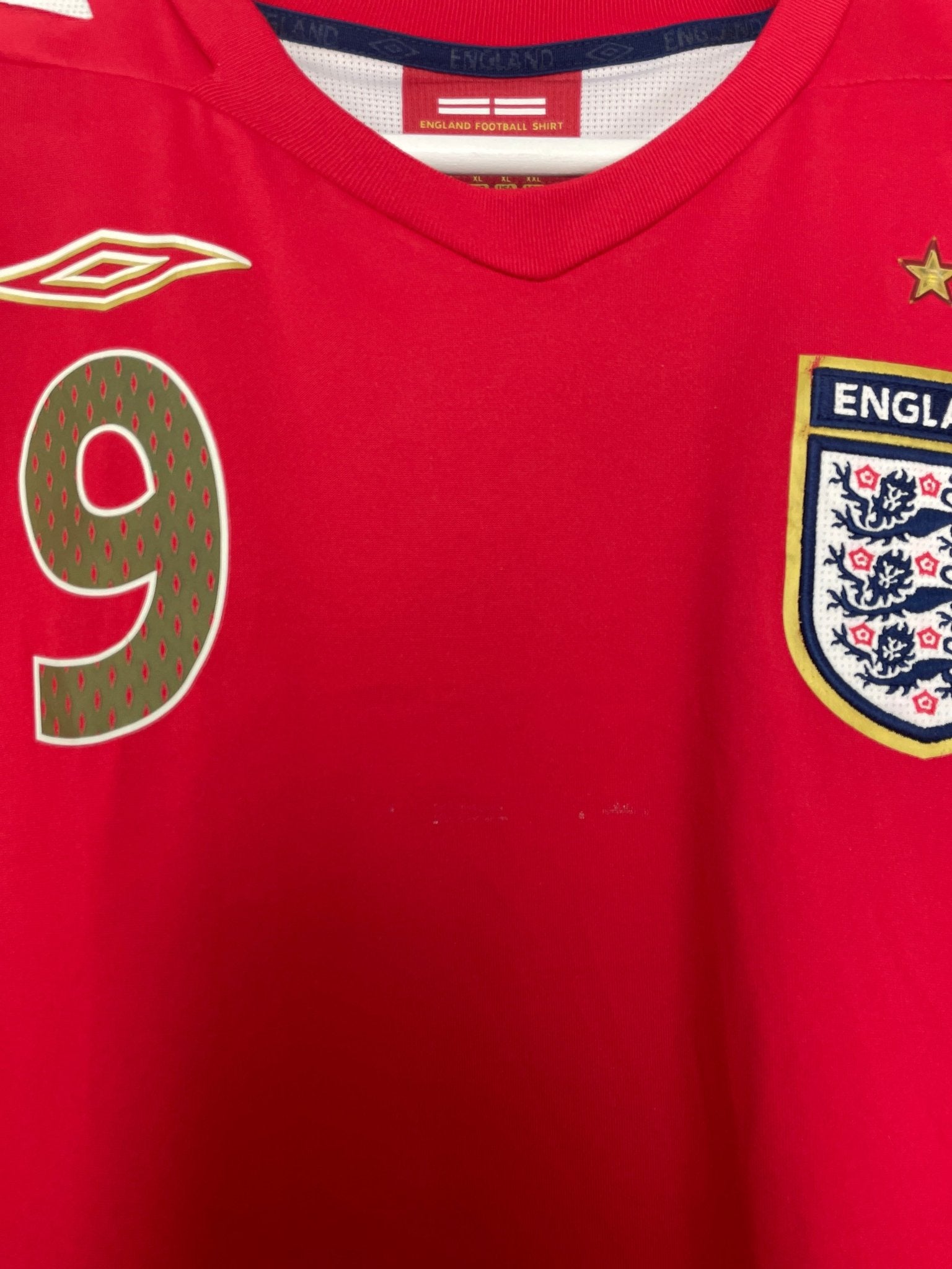 Shop 2006/08 ENGLAND ROONEY #9 AWAY SHIRT (XL) UMBRO, classic football shirts, vintage football shirts & retro soccer jerseys at Cult Kits