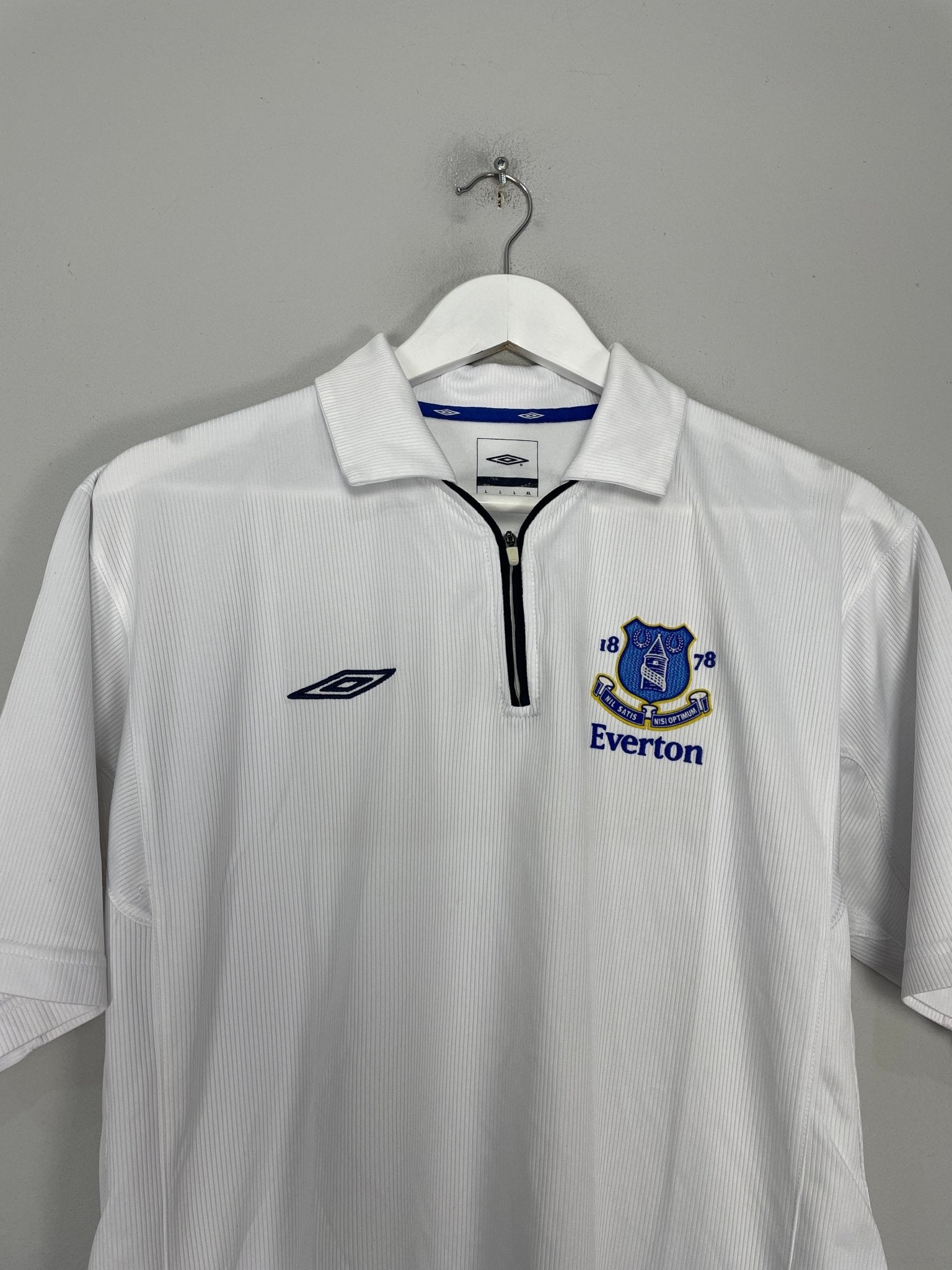Shop 2006/08 EVERTON POLO SHIRT (L) UMBRO, classic football shirts, vintage football shirts & retro soccer jerseys at Cult Kits